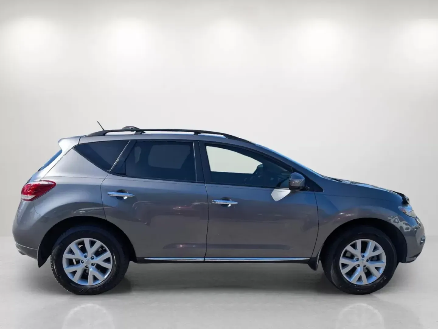 2013 /Black Nissan Murano SL (JN8AZ1MUXDW) with an Other engine, located at 3959 U.S. 80 W, Phenix City, AL, 36870, (334) 297-4885, 32.469296, -85.135185 - **Elevate Your Commute with the 2013 Nissan Murano SL at Gils Auto!**<br /> <br /> Are you ready to transform your daily drive into an enjoyable experience? Meet the 2013 Nissan Murano SL, your ideal companion for long commutes and weekend adventures. With its luxurious interior, advanced technology - Photo#4