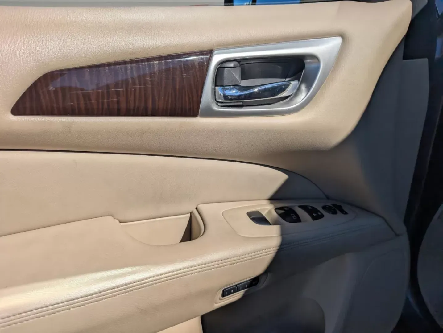 2013 /Almond Nissan Pathfinder Platinum (5N1AR2MN3DC) with an Other engine, located at 5115 14th Ave., Columbus, GA, 31904, (706) 323-0345, 32.511494, -84.971046 - Are you ready for your next family adventure or daily commute? Look no further than this **2013 Nissan Pathfinder Platinum**, perfectly equipped to enhance your lifestyle while providing safety and comfort. Whether you're navigating the bustling streets of Phenix City, AL, or setting out for a weeke - Photo#8