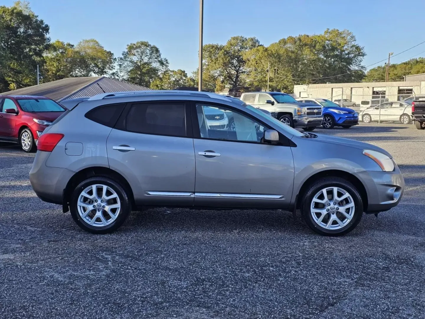 2013 /Gray Nissan Rogue SL (JN8AS5MV4DW) with an Other engine, located at 521 Old Farm Lane Rd, Prattville, AL, 36066, (334) 325-1505, 32.482460, -86.416367 - **Explore New Horizons with the 2013 Nissan Rogue SL AWD at Gils Auto - Your Trusted Buy Here Pay Here Dealer in Phenix City, AL!**<br /> <br /> Are you ready to take your adventures to the next level? Whether you're a busy parent navigating carpool duties, a commuter tackling daily traffic, or an a - Photo#3