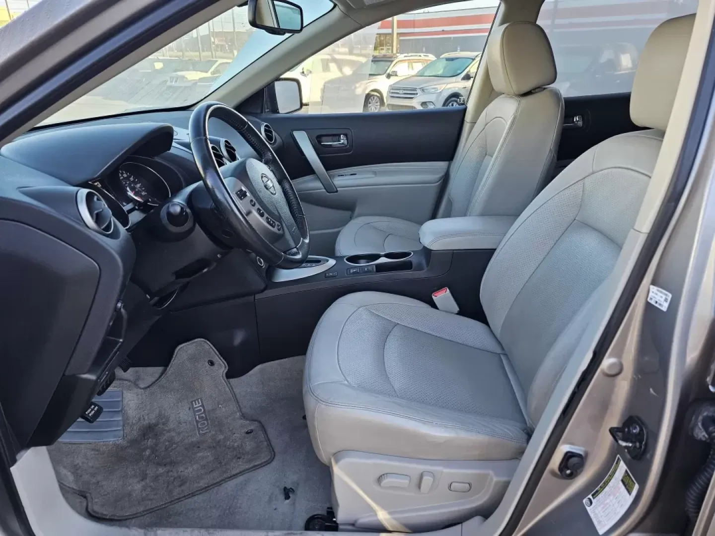 2013 /Gray Nissan Rogue SL (JN8AS5MV4DW) with an Other engine, located at 521 Old Farm Lane Rd, Prattville, AL, 36066, (334) 325-1505, 32.482460, -86.416367 - **Explore New Horizons with the 2013 Nissan Rogue SL AWD at Gils Auto - Your Trusted Buy Here Pay Here Dealer in Phenix City, AL!**<br /> <br /> Are you ready to take your adventures to the next level? Whether you're a busy parent navigating carpool duties, a commuter tackling daily traffic, or an a - Photo#9