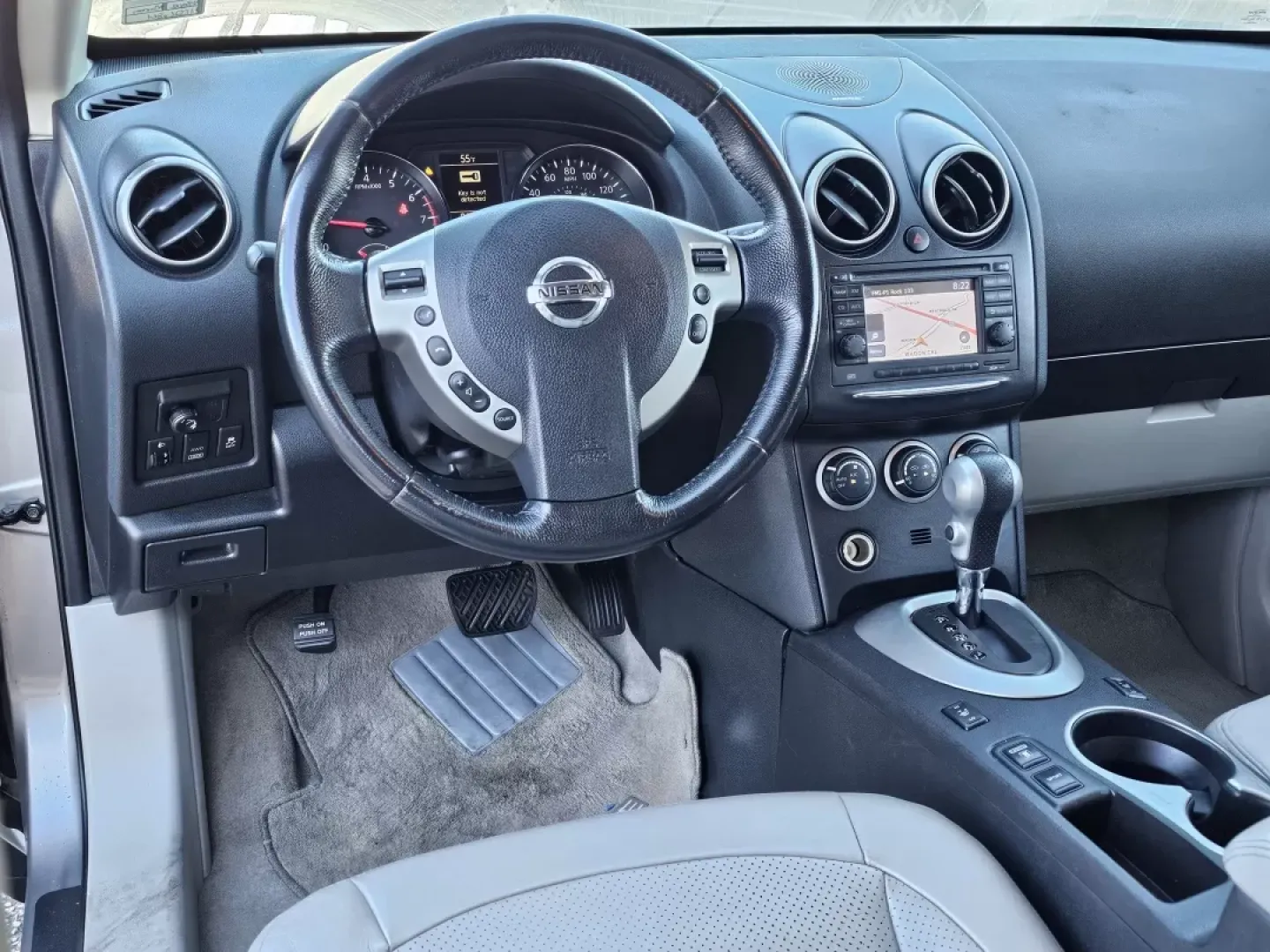 2013 /Gray Nissan Rogue SL (JN8AS5MV4DW) with an Other engine, located at 521 Old Farm Lane Rd, Prattville, AL, 36066, (334) 325-1505, 32.482460, -86.416367 - **Explore New Horizons with the 2013 Nissan Rogue SL AWD at Gils Auto - Your Trusted Buy Here Pay Here Dealer in Phenix City, AL!**<br /> <br /> Are you ready to take your adventures to the next level? Whether you're a busy parent navigating carpool duties, a commuter tackling daily traffic, or an a - Photo#15