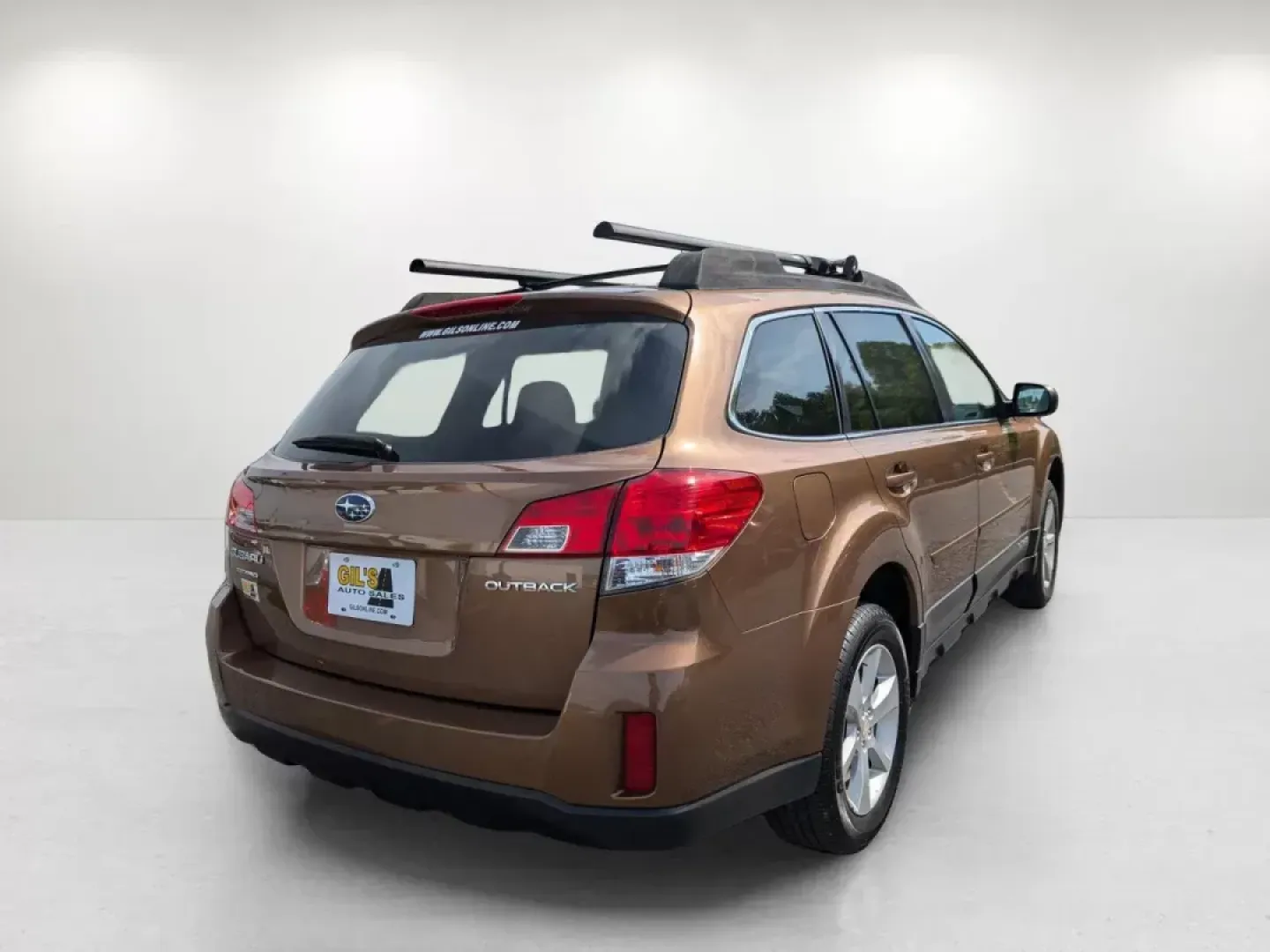 2013 /Ivory Striated Subaru Outback 2.5i Premium (4S4BRCCCXD3) with an Other engine, located at 1430 Gateway Drive, Opelika, AL, 36801, (334) 239-0944, 32.637871, -85.409790 - 2013 Subaru Outback 2.5i Premium - Photo#5