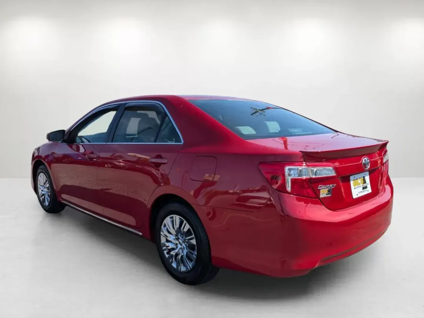 2013 Toyota Camry LE (4T1BF1FK9DU) with an Gas I4 2.5L/152 engine, 6-Speed Automatic w/Manual Shift transmission, located at 7000 Northlake Connector, Columbus, GA, 31904, (706) 987-8085, 32.524975, -84.978134 - **Discover Your Perfect Commute Companion: 2013 Toyota Camry LE at Gils Auto - Columbus #2!**<br /> <br /> Are you in search of a reliable, stylish vehicle that fits seamlessly into your busy lifestyle? Look no further! The 2013 Toyota Camry LE combines comfort, efficiency, and advanced safety featu - Photo#6
