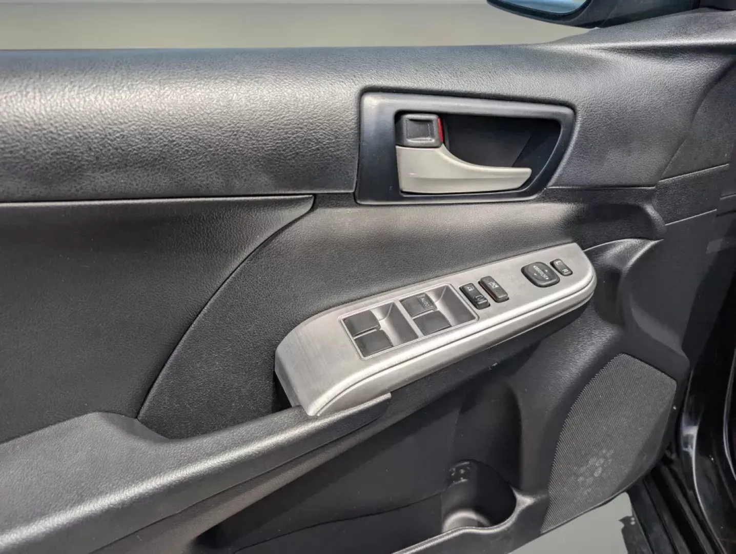 2013 Toyota Camry SE (4T1BF1FK5DU) with an Other engine, located at 7000 Northlake Connector, Columbus, GA, 31904, (706) 987-8085, 32.524975, -84.978134 - Are you ready to upgrade your daily drive with a reliable sedan that combines style and efficiency? Look no further than this stunning 2013 Toyota Camry SE, available now at Gils Auto in Phenix City, AL! Whether you're commuting through the bustling streets of downtown or running errands around the - Photo#7