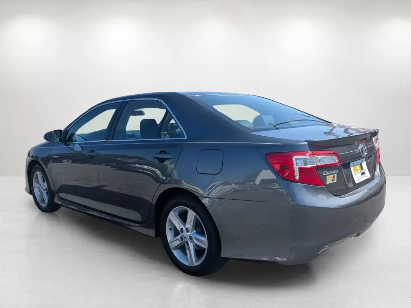 2013 Toyota Camry SE (4T1BF1FK2DU) with an Other engine, located at 1430 Gateway Drive, Opelika, AL, 36801, (334) 239-0944, 32.637871, -85.409790 - Are you a budget-conscious buyer looking for a reliable vehicle that fits seamlessly into your daily life? Look no further than this 2013 Toyota Camry, available now at Gils Auto in Phenix City, AL. Perfect for those long commutes or weekend adventures, this sedan offers a blend of comfort, safety, - Photo#6