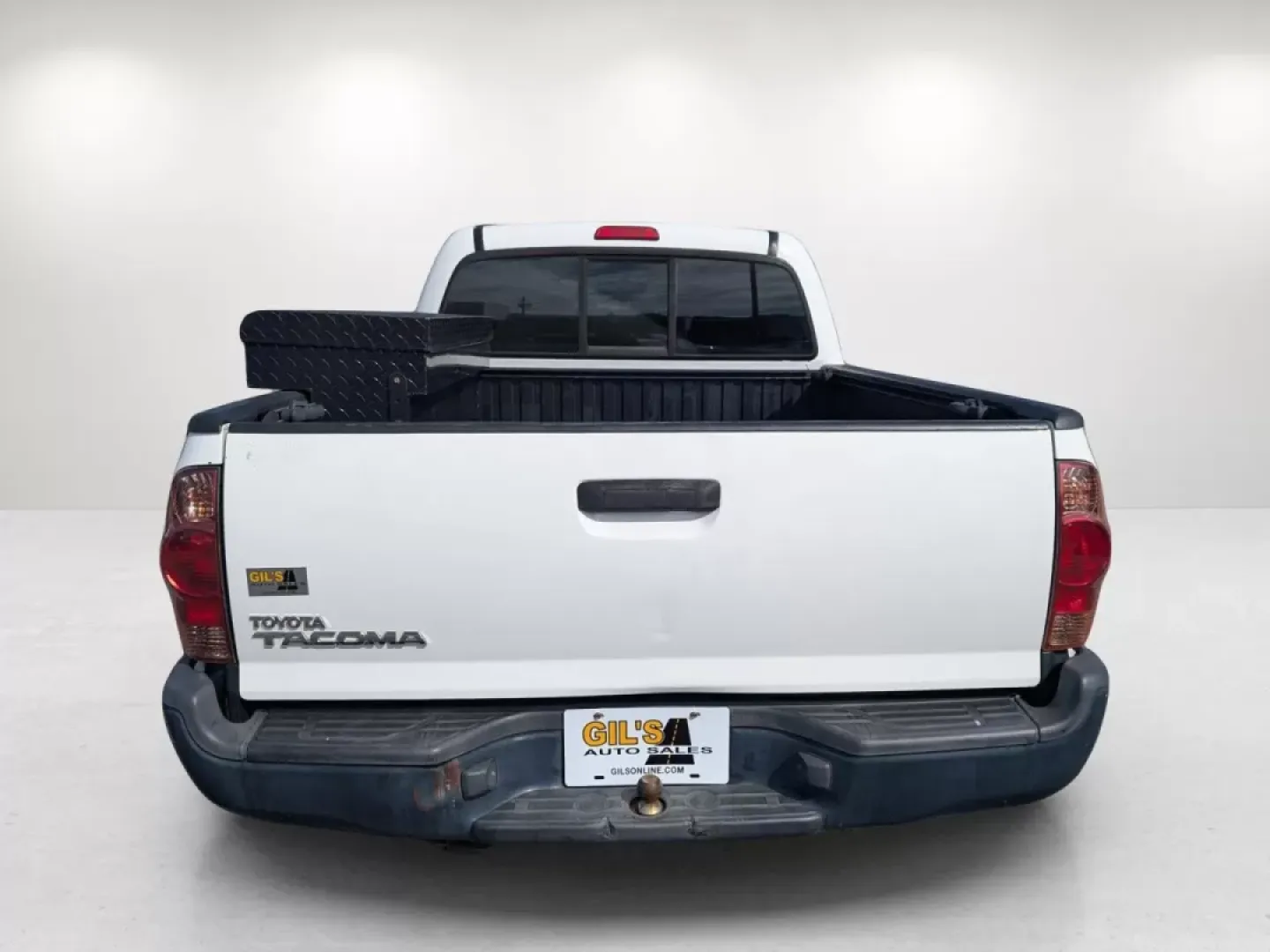 2013 Toyota Tacoma (5TFNX4CN6DX) with an Other engine, located at 1430 Gateway Drive, Opelika, AL, 36801, (334) 239-0944, 32.637871, -85.409790 - Unlock a world of adventure with the 2013 Toyota Tacoma, a versatile pickup truck that perfectly balances utility and comfort. Whether you're a growing family seeking reliable transportation, a weekend warrior ready for off-road excursions, or a budget-conscious buyer in need of a dependable vehicle - Photo#4