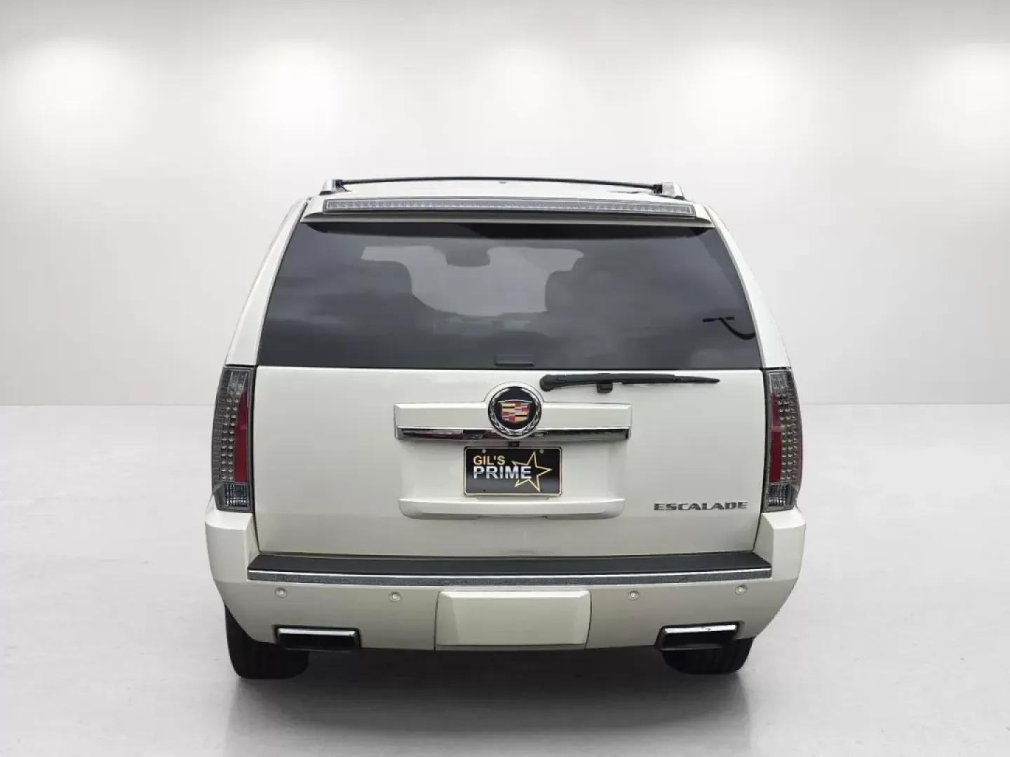 2014 /Cashmere w/Cocoa Accents Cadillac Escalade Premium (1GYS3CEF2ER) with an Other engine, located at 5115 14th Ave., Columbus, GA, 31904, (706) 323-0345, 32.511494, -84.971046 - Experience the ultimate in luxury and performance with the 2014 Cadillac Escalade, available now at Gils Auto in Phenix City, AL. This stunning SUV is designed for families, adventurers, and commuters alike, offering ample space, advanced technology, and refined features that cater to a variety of l - Photo#5