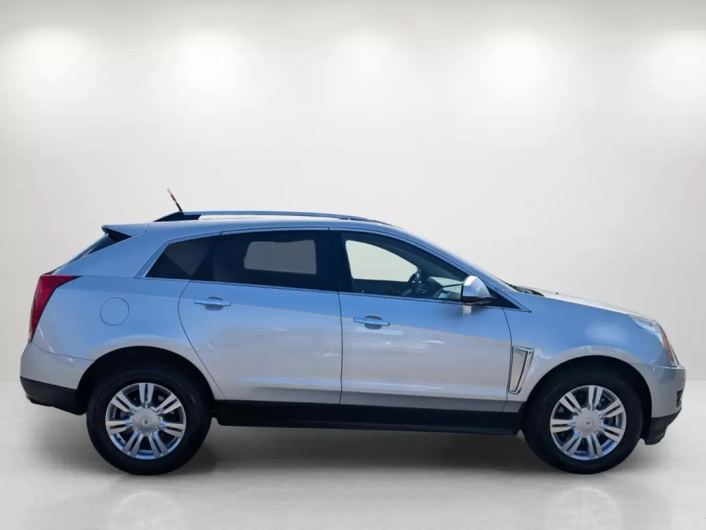 2014 /Ebony w/Ebony accents Cadillac SRX Luxury Collection (3GYFNEE36ES) with an Other engine, located at 3959 U.S. 80 W, Phenix City, AL, 36870, (334) 297-4885, 32.469296, -85.135185 - **Explore Luxury and Adventure with the 2014 Cadillac SRX at Gils Auto in Phenix City, AL!**<br /> <br /> Are you looking for a versatile vehicle that can keep up with your family's busy lifestyle or your weekend escapades? Look no further than the 2014 Cadillac SRX, available now at Gils Auto! This - Photo#3