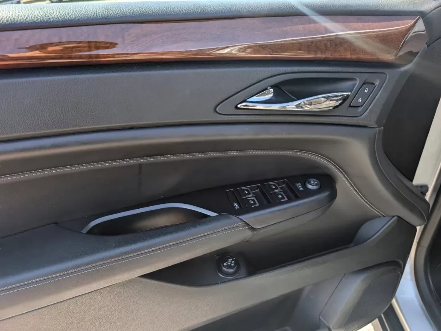 2014 /Ebony w/Ebony accents Cadillac SRX Luxury Collection (3GYFNEE36ES) with an Other engine, located at 3959 U.S. 80 W, Phenix City, AL, 36870, (334) 297-4885, 32.469296, -85.135185 - **Explore Luxury and Adventure with the 2014 Cadillac SRX at Gils Auto in Phenix City, AL!**<br /> <br /> Are you looking for a versatile vehicle that can keep up with your family's busy lifestyle or your weekend escapades? Look no further than the 2014 Cadillac SRX, available now at Gils Auto! This - Photo#8