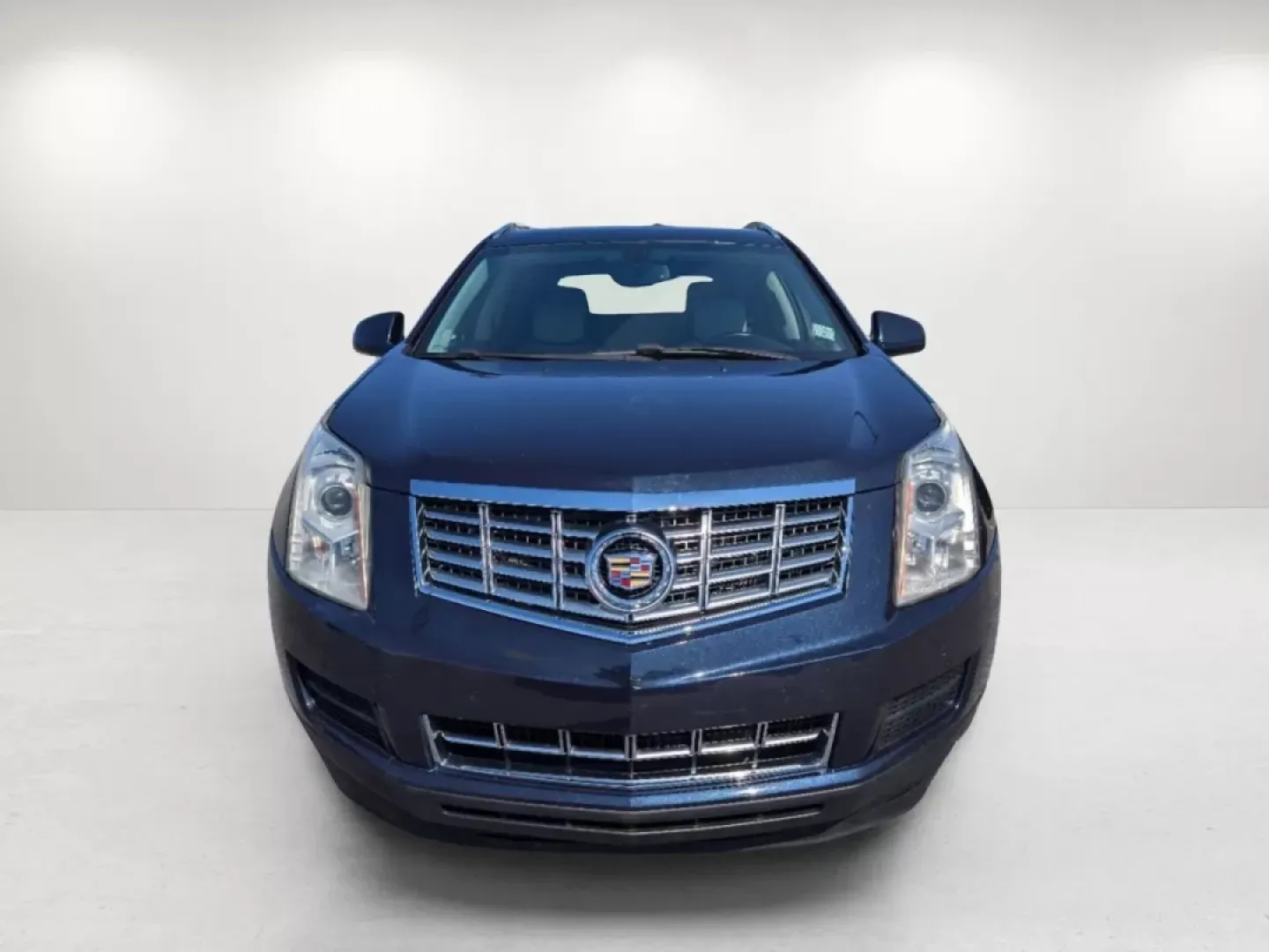 2014 /Light Titanium w/Ebony accents Cadillac SRX Luxury Collection (3GYFNBE30ES) with an Other engine, located at 804 22nd Ave, Phenix City, AL, 36870, (334) 297-1860, 32.484749, -85.024475 - **Elevate Your Lifestyle with the 2014 Cadillac SRX Luxury Collection at Gils Auto** <br /> <br /> Are you ready to experience the perfect blend of luxury and functionality? Whether you're a growing family in need of a spacious SUV, a daily commuter seeking comfort, or someone who loves weekend get - Photo#2