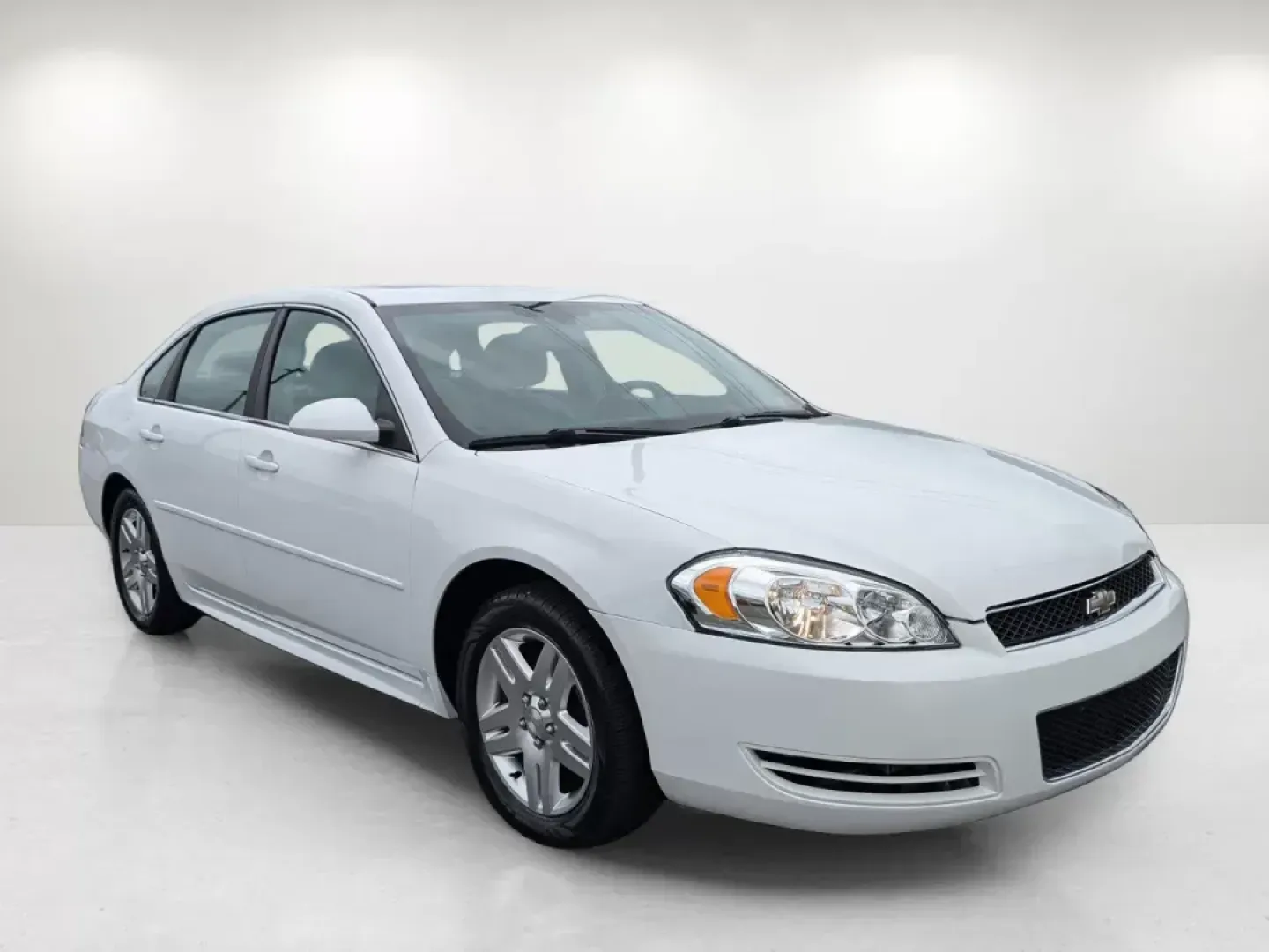 2014 /Gray Chevrolet Impala Limited LT (2G1WB5E32E1) with an Gas V6 3.6L/217 engine, 6-Speed Automatic transmission, located at 521 Old Farm Lane Rd, Prattville, AL, 36066, (334) 325-1505, 32.482460, -86.416367 - **Experience the Road Like Never Before with the 2014 Chevrolet Impala Limited at Gils Auto - Prattville!**<br /> <br /> Are you on the hunt for a reliable sedan that fits seamlessly into your busy lifestyle? Look no further than the 2014 Chevrolet Impala Limited, available now at Gils Auto, your tr - Photo#2