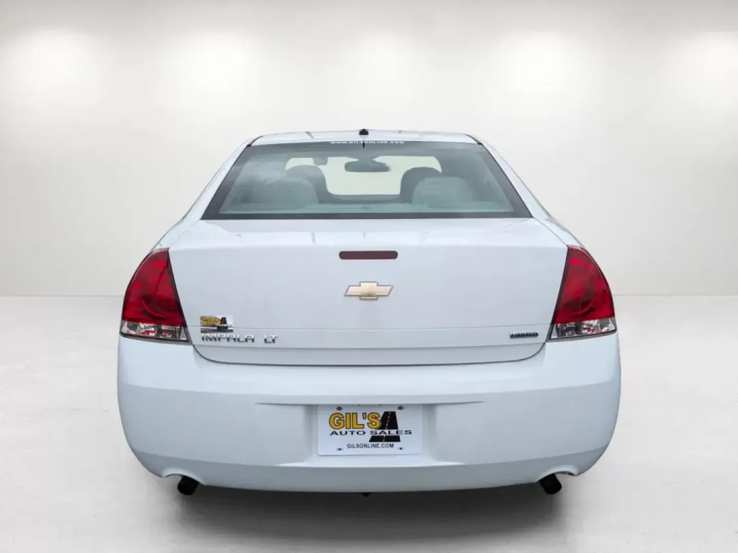2014 /Gray Chevrolet Impala Limited LT (2G1WB5E32E1) with an Gas V6 3.6L/217 engine, 6-Speed Automatic transmission, located at 521 Old Farm Lane Rd, Prattville, AL, 36066, (334) 325-1505, 32.482460, -86.416367 - **Experience the Road Like Never Before with the 2014 Chevrolet Impala Limited at Gils Auto - Prattville!**<br /> <br /> Are you on the hunt for a reliable sedan that fits seamlessly into your busy lifestyle? Look no further than the 2014 Chevrolet Impala Limited, available now at Gils Auto, your tr - Photo#5
