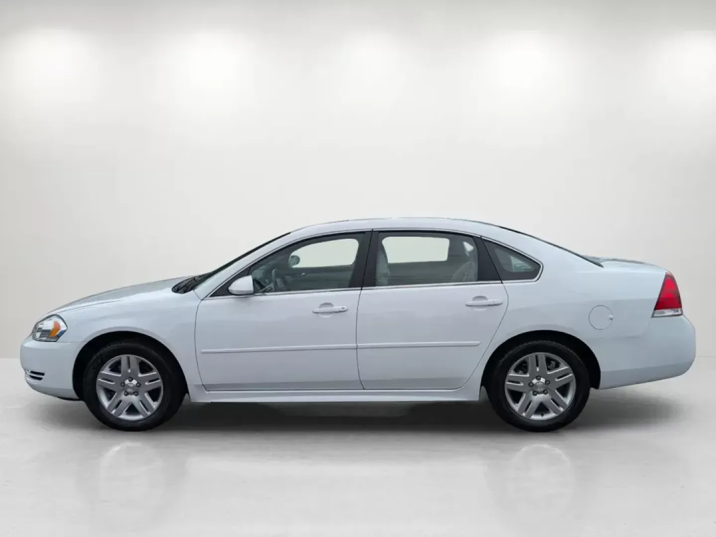 2014 /Gray Chevrolet Impala Limited LT (2G1WB5E32E1) with an Gas V6 3.6L/217 engine, 6-Speed Automatic transmission, located at 521 Old Farm Lane Rd, Prattville, AL, 36066, (334) 325-1505, 32.482460, -86.416367 - **Experience the Road Like Never Before with the 2014 Chevrolet Impala Limited at Gils Auto - Prattville!**<br /> <br /> Are you on the hunt for a reliable sedan that fits seamlessly into your busy lifestyle? Look no further than the 2014 Chevrolet Impala Limited, available now at Gils Auto, your tr - Photo#7