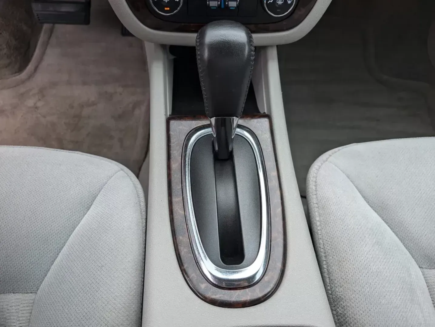 2014 /Gray Chevrolet Impala Limited LT (2G1WB5E32E1) with an Gas V6 3.6L/217 engine, 6-Speed Automatic transmission, located at 521 Old Farm Lane Rd, Prattville, AL, 36066, (334) 325-1505, 32.482460, -86.416367 - **Experience the Road Like Never Before with the 2014 Chevrolet Impala Limited at Gils Auto - Prattville!**<br /> <br /> Are you on the hunt for a reliable sedan that fits seamlessly into your busy lifestyle? Look no further than the 2014 Chevrolet Impala Limited, available now at Gils Auto, your tr - Photo#13
