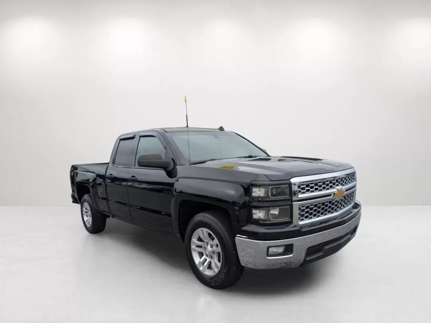 2014 /Jet Black Chevrolet Silverado 1500 LT (1GCRCREC2EZ) with an Other engine, located at 3959 U.S. 80 W, Phenix City, AL, 36870, (334) 297-4885, 32.469296, -85.135185 - Are you ready to take your adventures to the next level? The 2014 Chevrolet Silverado 1500 LT is the perfect companion for anyone looking to tackle daily commutes or weekend getaways with ease. With its robust capabilities and spacious interior, this extended cab pickup is designed for those who app - Photo#2