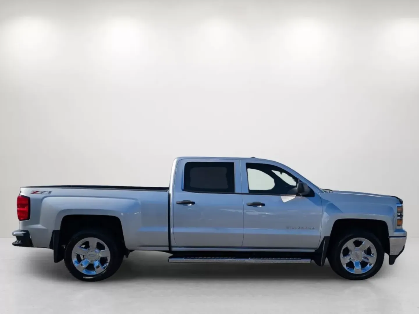 2014 /Jet Black Chevrolet Silverado 1500 LT (3GCUKRECXEG) with an Other engine, located at 5115 14th Ave., Columbus, GA, 31904, (706) 323-0345, 32.511494, -84.971046 - Are you ready to elevate your adventures with a reliable and versatile truck? Look no further than this impressive 2014 Chevrolet Silverado 1500 LT, available now at Gils Auto in Phenix City, AL! Whether you're a growing family looking for a spacious ride, a weekend warrior ready for off-road excurs - Photo#3