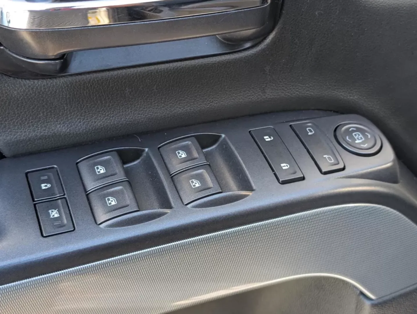 2014 /Jet Black Chevrolet Silverado 1500 LT (3GCUKRECXEG) with an Other engine, located at 5115 14th Ave., Columbus, GA, 31904, (706) 323-0345, 32.511494, -84.971046 - Are you ready to elevate your adventures with a reliable and versatile truck? Look no further than this impressive 2014 Chevrolet Silverado 1500 LT, available now at Gils Auto in Phenix City, AL! Whether you're a growing family looking for a spacious ride, a weekend warrior ready for off-road excurs - Photo#8