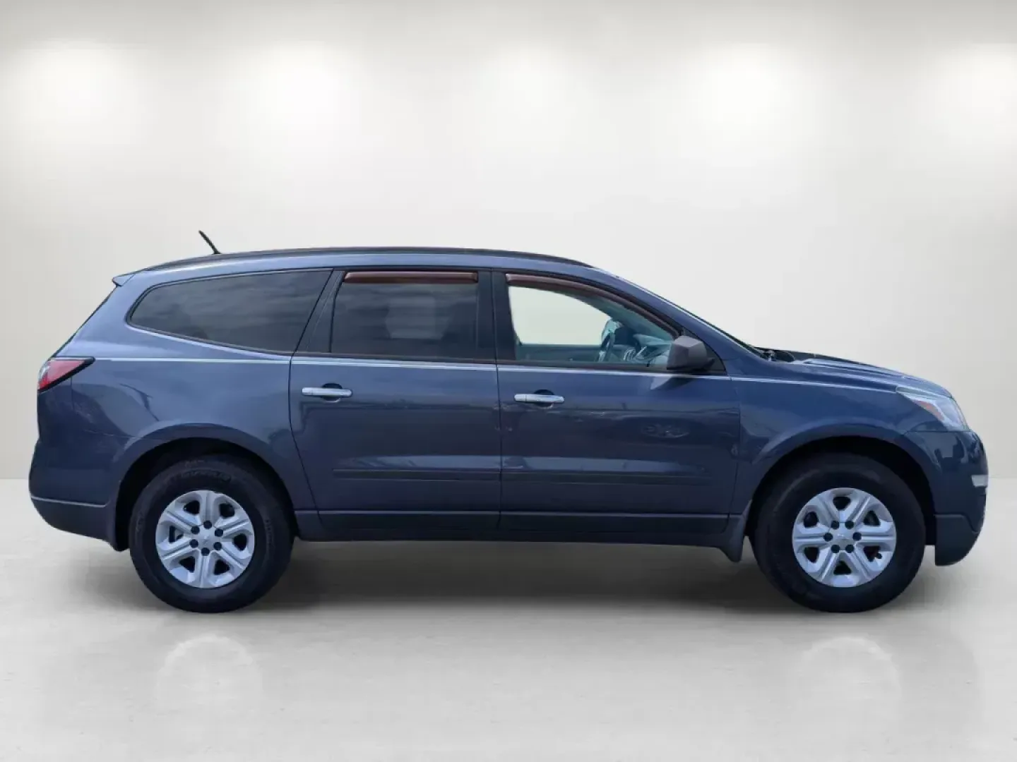 2014 /Dk Titanium/Lt Titanium Chevrolet Traverse LS (1GNKRFED6EJ) with an Other engine, located at 5115 14th Ave., Columbus, GA, 31904, (706) 323-0345, 32.511494, -84.971046 - **Adventure Awaits with the 2014 Chevrolet Traverse at Gils Auto - Columbus!**<br /> <br /> If you're looking for an SUV that can handle your family adventures, daily commutes, and weekend getaways, the 2014 Chevrolet Traverse is your perfect companion. With its spacious interior and robust capabili - Photo#3