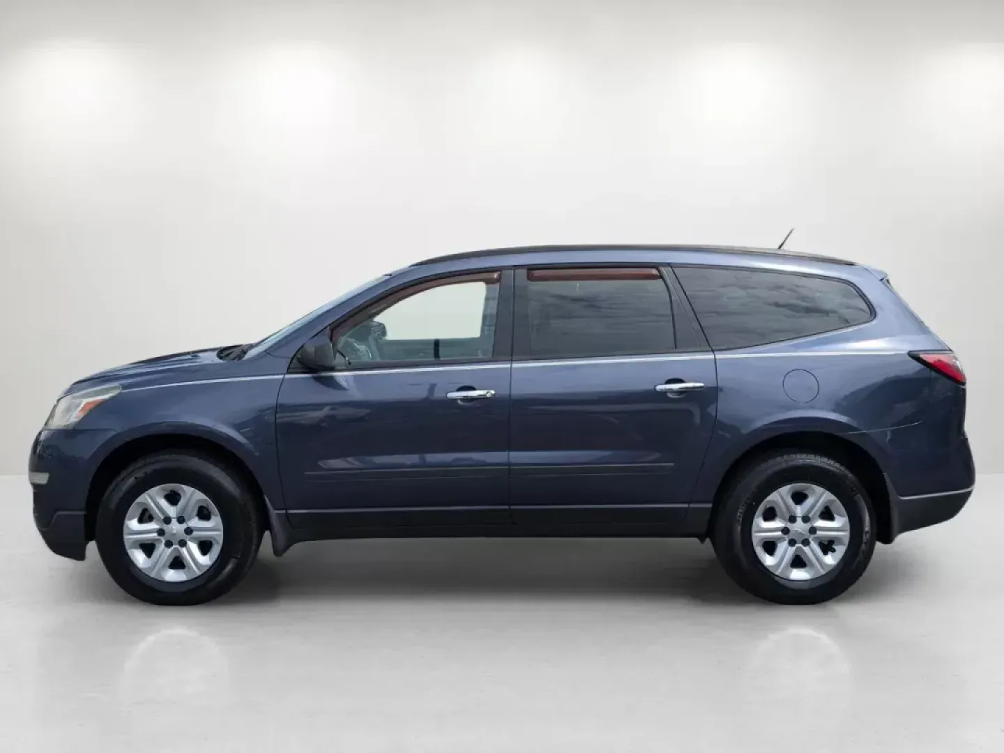 2014 /Dk Titanium/Lt Titanium Chevrolet Traverse LS (1GNKRFED6EJ) with an Other engine, located at 5115 14th Ave., Columbus, GA, 31904, (706) 323-0345, 32.511494, -84.971046 - **Adventure Awaits with the 2014 Chevrolet Traverse at Gils Auto - Columbus!**<br /> <br /> If you're looking for an SUV that can handle your family adventures, daily commutes, and weekend getaways, the 2014 Chevrolet Traverse is your perfect companion. With its spacious interior and robust capabili - Photo#7