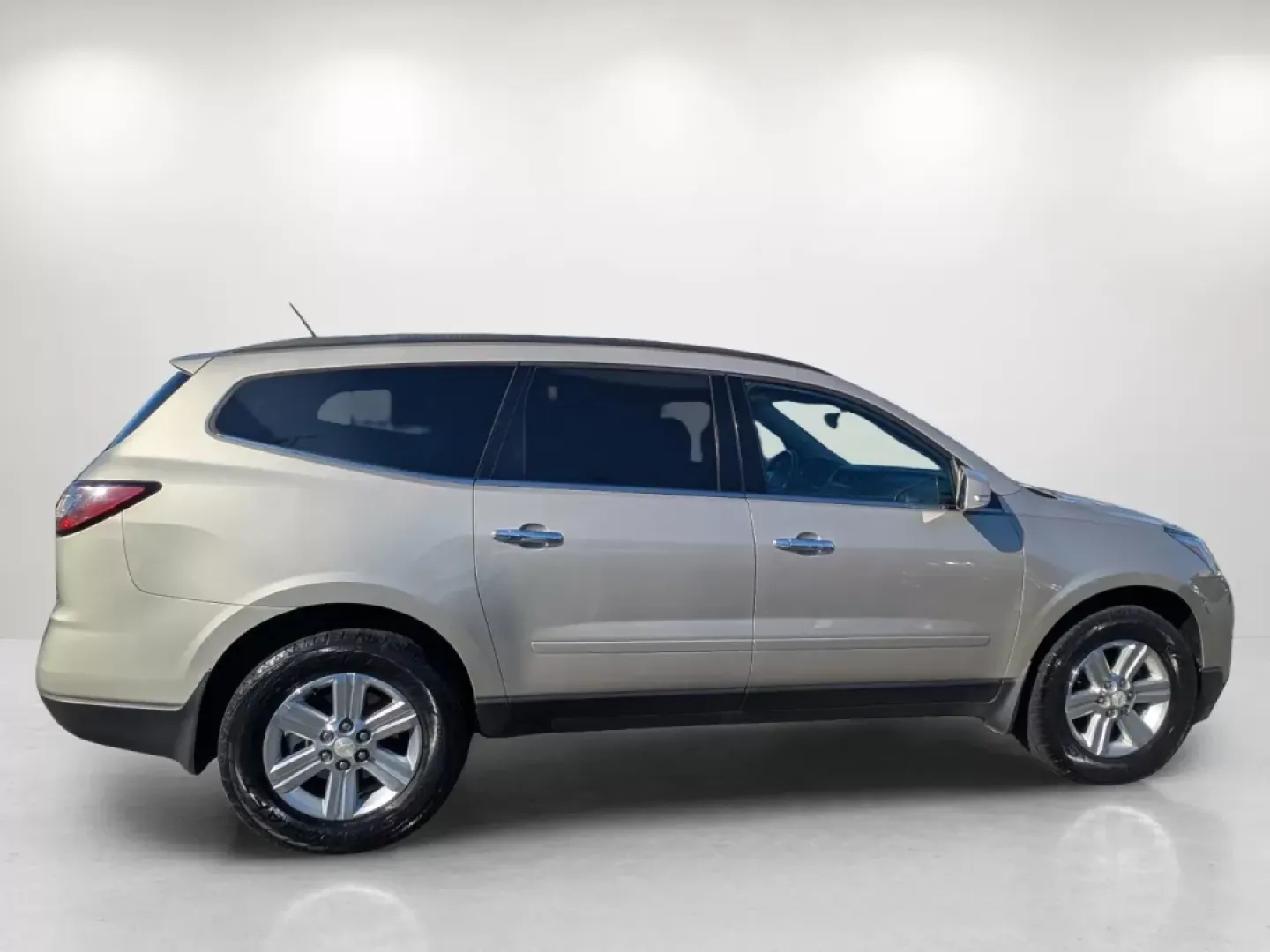 2014 /Ebony Chevrolet Traverse LT (1GNKRGKD2EJ) with an Other engine, located at 3959 U.S. 80 W, Phenix City, AL, 36870, (334) 297-4885, 32.469296, -85.135185 - **Discover Your Perfect Family Adventure in the 2014 Chevrolet Traverse LT at Gils Auto - Phenix City!**<br /> <br /> Are you a growing family in search of an SUV that perfectly balances space, comfort, and style? Look no further than this stunning 2014 Chevrolet Traverse LT, now available at Gils A - Photo#3