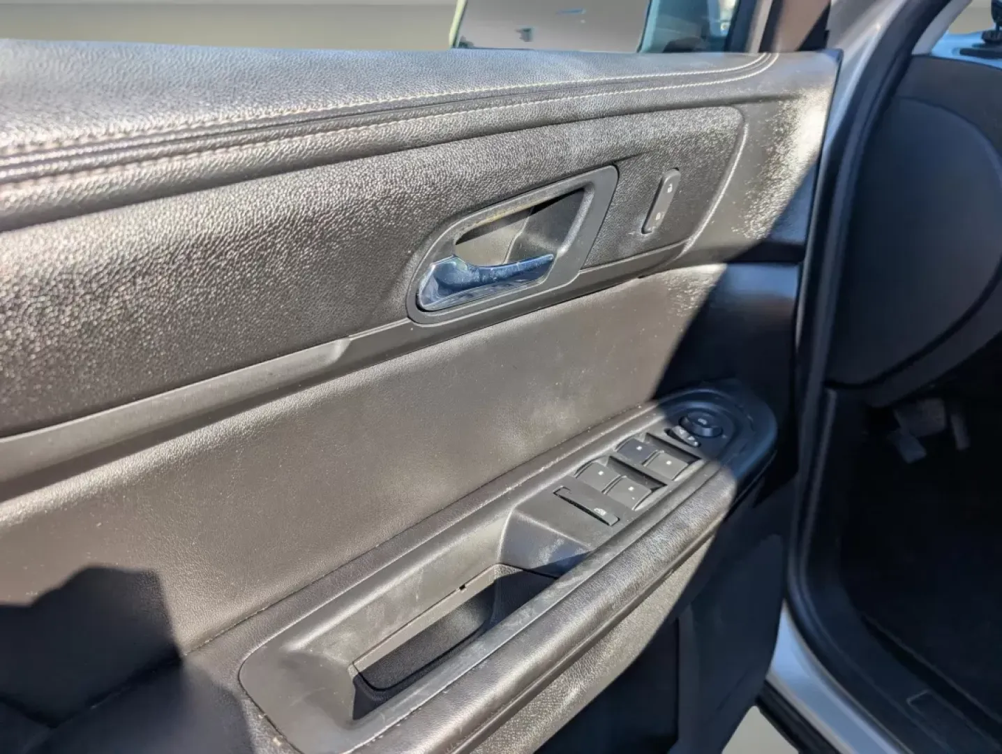 2014 /Ebony Chevrolet Traverse LT (1GNKRGKD2EJ) with an Other engine, located at 3959 U.S. 80 W, Phenix City, AL, 36870, (334) 297-4885, 32.469296, -85.135185 - **Discover Your Perfect Family Adventure in the 2014 Chevrolet Traverse LT at Gils Auto - Phenix City!**<br /> <br /> Are you a growing family in search of an SUV that perfectly balances space, comfort, and style? Look no further than this stunning 2014 Chevrolet Traverse LT, now available at Gils A - Photo#9