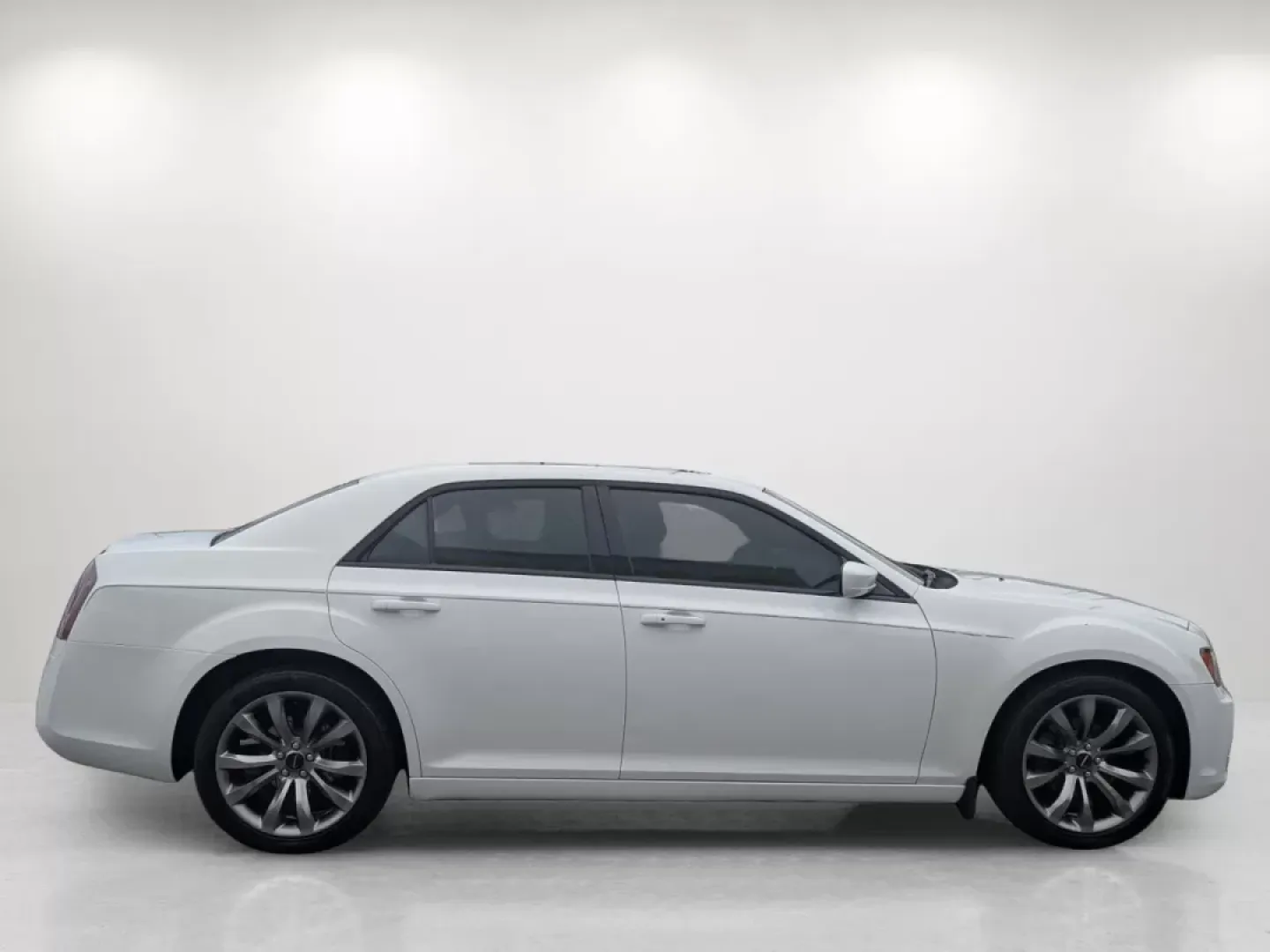2014 /Ambassador Blue/Black Chrysler 300 300S (2C3CCABG3EH) with an Other engine, located at 5115 14th Ave., Columbus, GA, 31904, (706) 323-0345, 32.511494, -84.971046 - **Experience Luxury and Performance with the 2014 Chrysler 300S at Gils Auto!**<br /> <br /> Imagine cruising through Phenix City, AL, in a stylish sedan that seamlessly blends luxury with powerful performance-a vehicle that's perfect for both your daily commute and spontaneous weekend adventures. T - Photo#3
