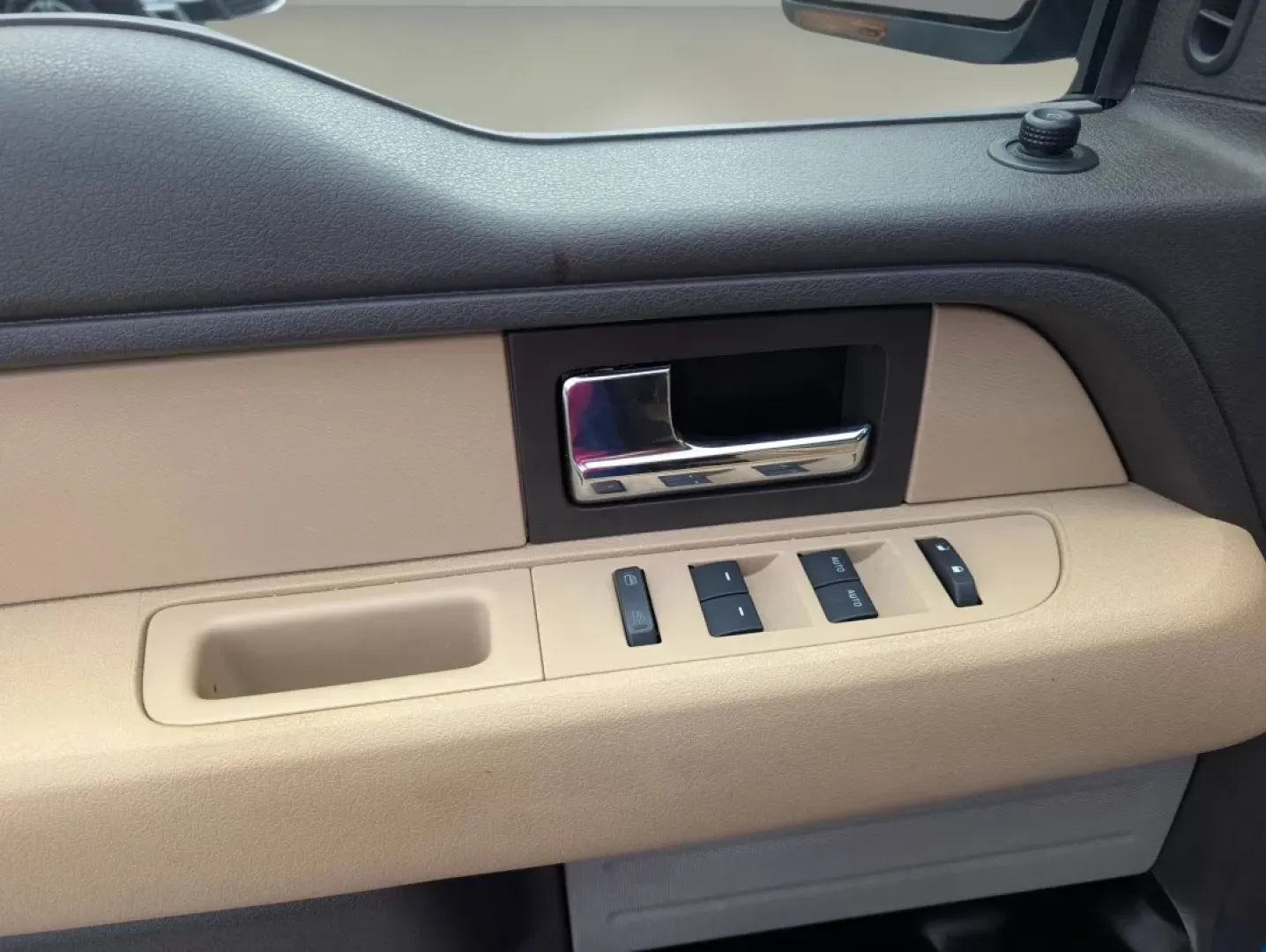 2014 Ford F-150 XLT (1FTFW1EF7EF) with an Other engine, located at 1430 Gateway Drive, Opelika, AL, 36801, (334) 239-0944, 32.637871, -85.409790 - **Take on Life's Adventures with the 2014 Ford F-150 at Gils Auto - Phenix City!**<br /> <br /> If you're looking for a vehicle that can effortlessly transition from daily commutes to weekend adventures, the 2014 Ford F-150 Crew Cab Pickup is the perfect choice for you. This rugged yet refined truck - Photo#16