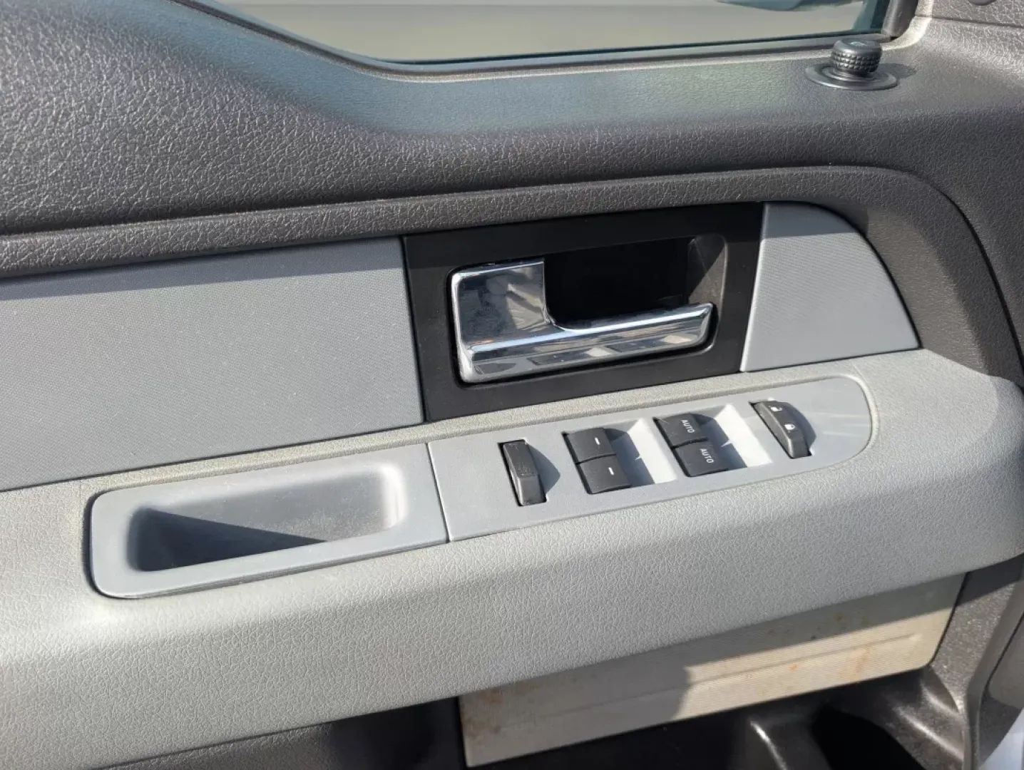 2014 Ford F-150 XLT (1FTFX1CF7EF) with an Other engine, located at 7000 Northlake Connector, Columbus, GA, 31904, (706) 987-8085, 32.524975, -84.978134 - **Unleash Adventure with the 2014 Ford F-150 Your Perfect Companion for Work and Play!**<br /> <br /> Are you ready to elevate your lifestyle with a vehicle that can handle your daily commute, weekend adventures, and everything in between? Look no further than the 2014 Ford F-150, the quintessentia - Photo#9