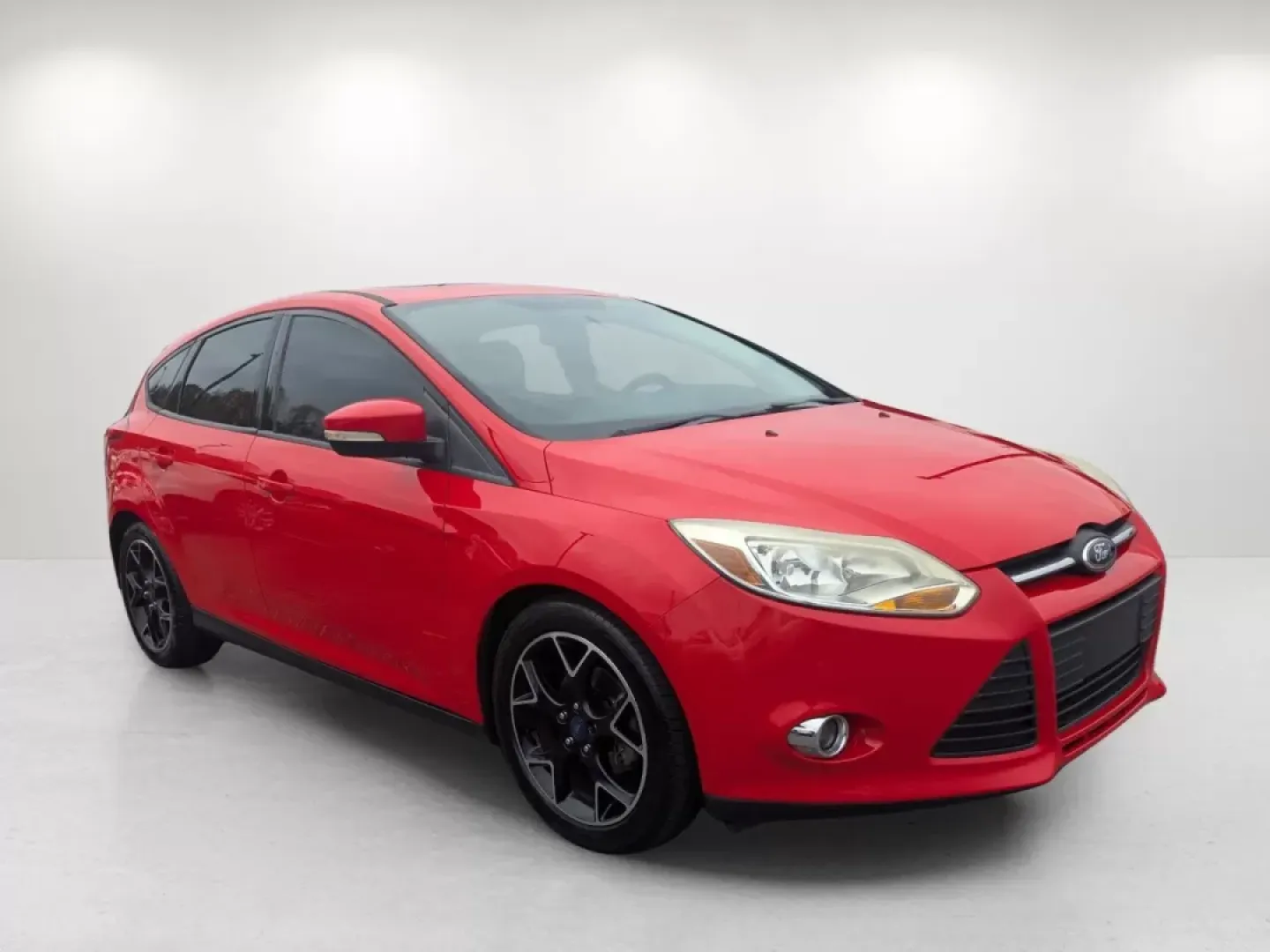 2014 Ford Focus SE (1FADP3K21EL) with an Other engine, located at 804 22nd Ave, Phenix City, AL, 36870, (334) 297-1860, 32.484749, -85.024475 - Experience the thrill of a versatile hatchback that fits seamlessly into your life! Introducing the 2014 Ford Focus SE, a perfect blend of style, efficiency, and technology that is ideal for busy commuters, small families, or anyone looking to elevate their driving experience without breaking the ba - Photo#2