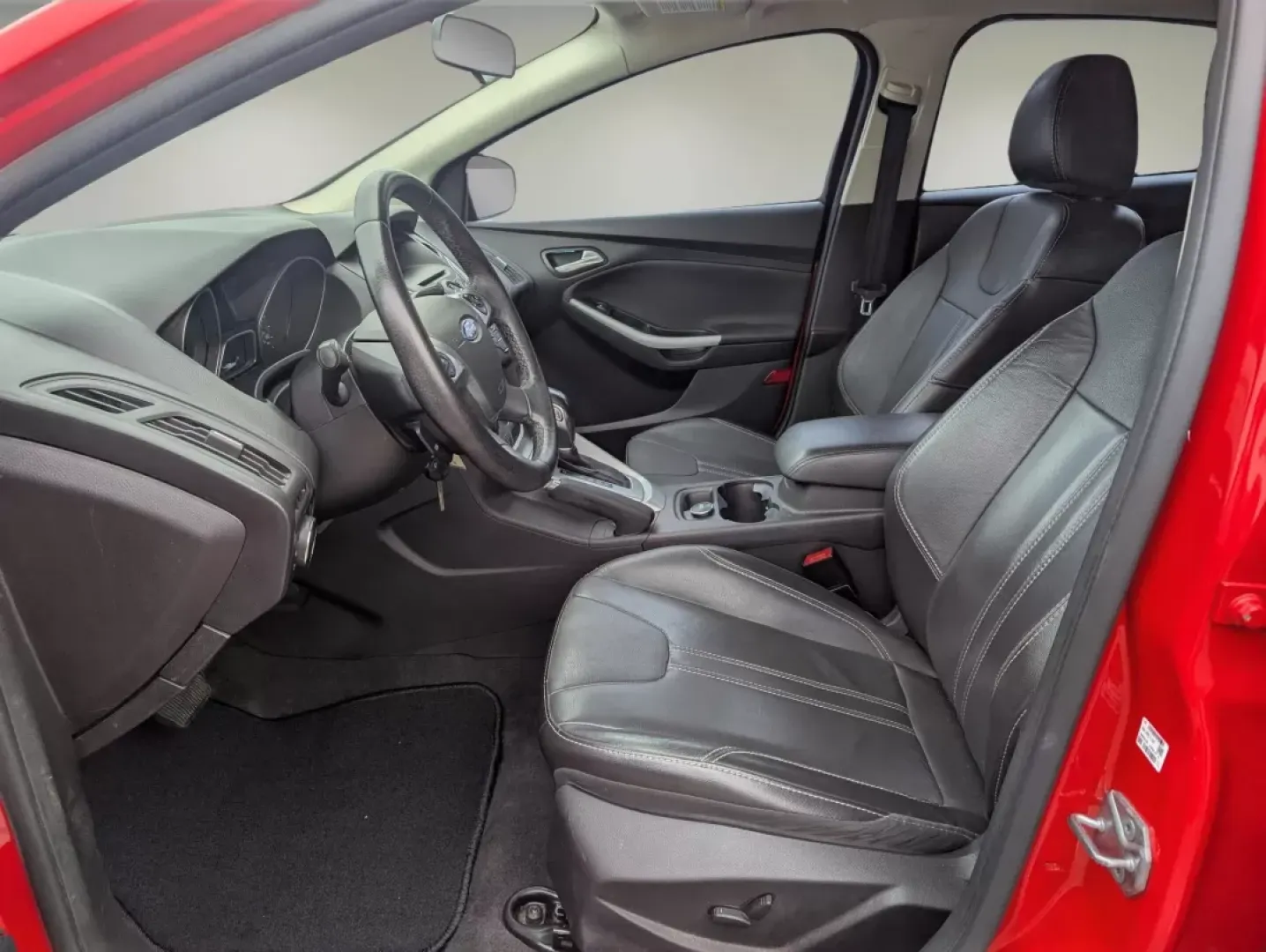 2014 Ford Focus SE (1FADP3K21EL) with an Other engine, located at 804 22nd Ave, Phenix City, AL, 36870, (334) 297-1860, 32.484749, -85.024475 - Experience the thrill of a versatile hatchback that fits seamlessly into your life! Introducing the 2014 Ford Focus SE, a perfect blend of style, efficiency, and technology that is ideal for busy commuters, small families, or anyone looking to elevate their driving experience without breaking the ba - Photo#9