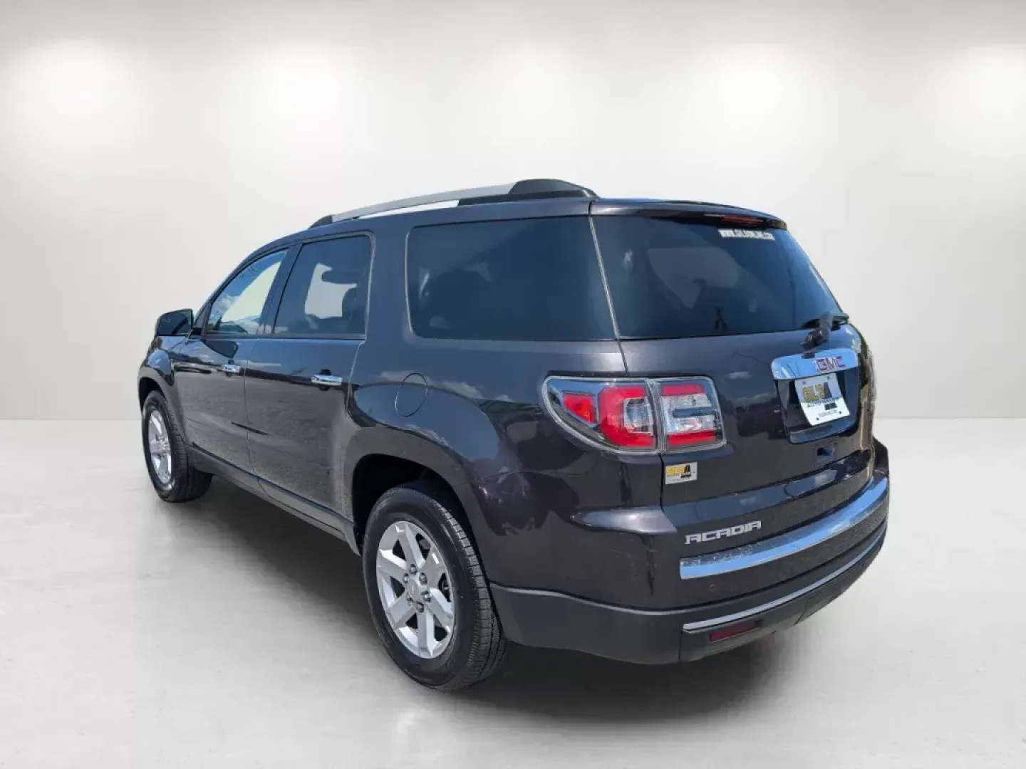 2014 /Light Titanium GMC Acadia SLE (1GKKRPKD6EJ) with an Gas V6 3.6L/220 engine, 6-Speed Automatic transmission, located at 5115 14th Ave., Columbus, GA, 31904, (706) 323-0345, 32.511494, -84.971046 - 2014 GMC Acadia SLE - Photo#6