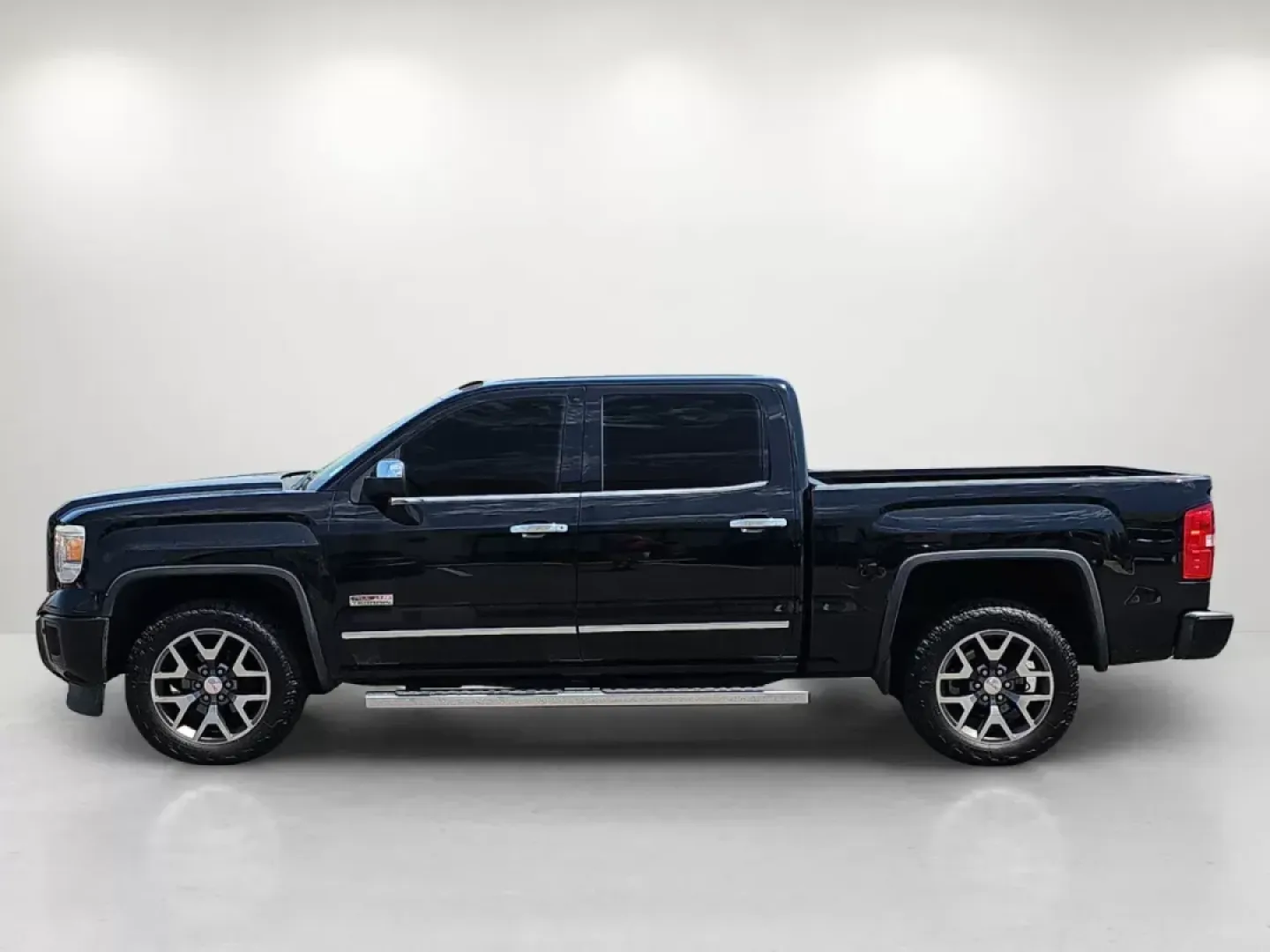 2014 /Jet Black GMC Sierra 1500 SLT (3GTU2VEC1EG) with an Other engine, located at 521 Old Farm Lane Rd, Prattville, AL, 36066, (334) 325-1505, 32.482460, -86.416367 - **Unleash Your Adventurous Spirit with the 2014 GMC Sierra 1500 SLT Perfect for Weekend Getaways!**<br /> <br /> If you're seeking a trusty companion for your weekend adventures, look no further than this stunning 2014 GMC Sierra 1500 SLT, available now at Gils Auto in Prattville, AL. This powerful - Photo#8