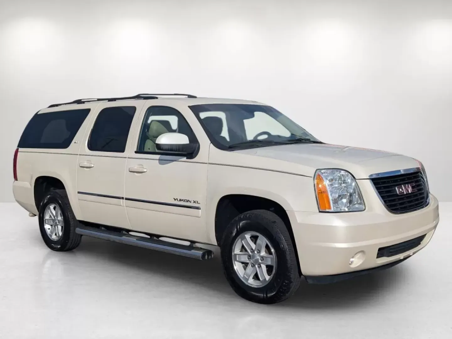 2014 /Light Tan GMC Yukon XL SLT (1GKS1KE0XER) with an Other engine, located at 3959 U.S. 80 W, Phenix City, AL, 36870, (334) 297-4885, 32.469296, -85.135185 - **Elevate Your Family Adventures with the 2014 GMC Yukon XL SLT in Phenix City!**<br /> <br /> Are you ready to upgrade your family road trips or weekend getaways? The 2014 GMC Yukon XL SLT is the perfect vehicle to accommodate all your adventures with style, comfort, and space. Whether you're drivi - Photo#2