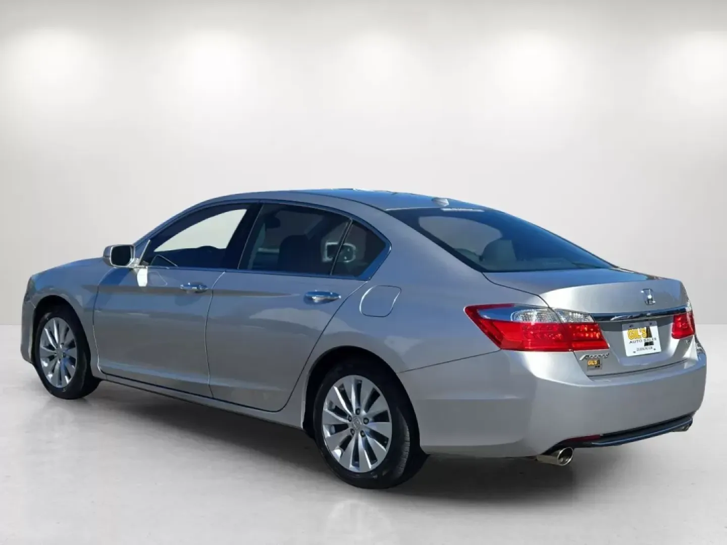 2014 Honda Accord Sedan EX-L (1HGCR3F85EA) with an Other engine, located at 3959 U.S. 80 W, Phenix City, AL, 36870, (334) 297-4885, 32.469296, -85.135185 - **Experience Luxury and Reliability with This 2014 Honda Accord EX-L Sedan, Perfect for Your Lifestyle!**<br /> <br /> If you're seeking a vehicle that seamlessly blends comfort, reliability, and advanced features for your daily commute or weekend adventures, look no further than this stunning 2014 - Photo#7