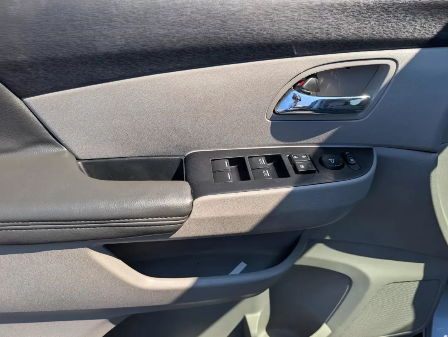 2014 Honda Odyssey EX (5FNRL5H45EB) with an Other engine, located at 5115 14th Ave., Columbus, GA, 31904, (706) 323-0345, 32.511494, -84.971046 - **Discover Family Adventures with the 2014 Honda Odyssey EX at Gils Auto in Phenix City, AL!**<br /> <br /> Are you on the hunt for a reliable family vehicle that combines space, comfort, and advanced features? Look no further than this 2014 Honda Odyssey EX, designed to make your family outings and - Photo#8