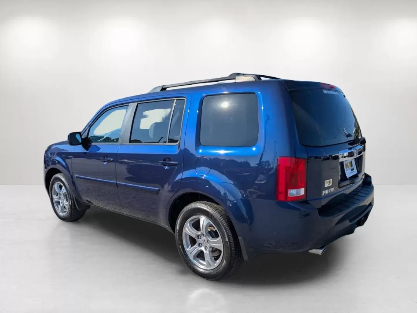2014 Honda Pilot EX-L (5FNYF3H75EB) with an Other engine, located at 3959 U.S. 80 W, Phenix City, AL, 36870, (334) 297-4885, 32.469296, -85.135185 - **Discover Your Adventure-Worthy 2014 Honda Pilot EX-L at Gils Auto!**<br /> <br /> Are you ready to elevate your family outings or weekend getaways? Look no further than this 2014 Honda Pilot EX-L, available now at Gils Auto in Phenix City, AL. This versatile SUV is designed for those who embrace a - Photo#6
