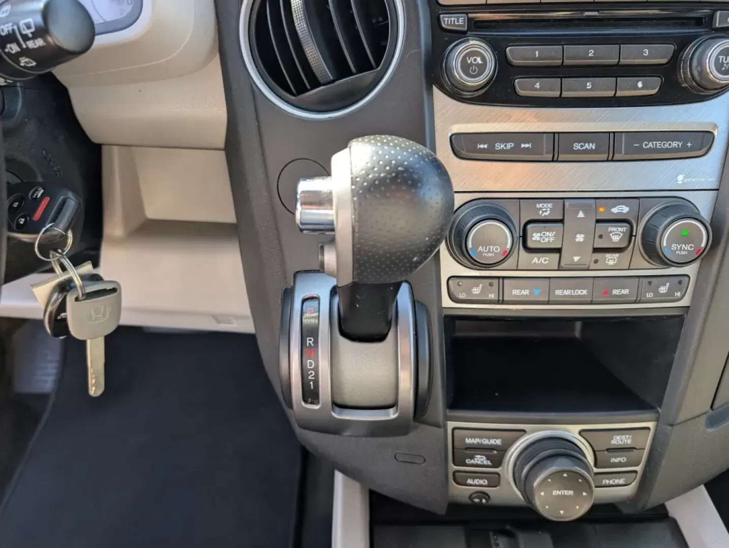 2014 Honda Pilot EX-L (5FNYF3H75EB) with an Other engine, located at 3959 U.S. 80 W, Phenix City, AL, 36870, (334) 297-4885, 32.469296, -85.135185 - **Discover Your Adventure-Worthy 2014 Honda Pilot EX-L at Gils Auto!**<br /> <br /> Are you ready to elevate your family outings or weekend getaways? Look no further than this 2014 Honda Pilot EX-L, available now at Gils Auto in Phenix City, AL. This versatile SUV is designed for those who embrace a - Photo#14