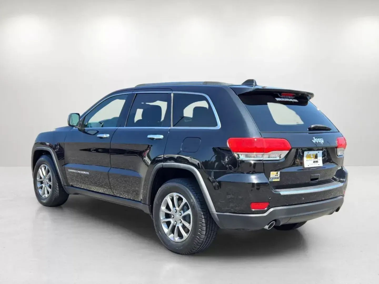 2014 Jeep Grand Cherokee Limited (1C4RJEBG5EC) with an Other engine, located at 5115 14th Ave., Columbus, GA, 31904, (706) 323-0345, 32.511494, -84.971046 - Discover the ultimate blend of style, comfort, and capability with the 2014 Jeep Grand Cherokee Limited, now available at Gils Auto - Columbus! Perfectly suited for families, adventurers, and daily commuters alike, this versatile SUV offers a spacious interior and advanced features designed to enhan - Photo#6