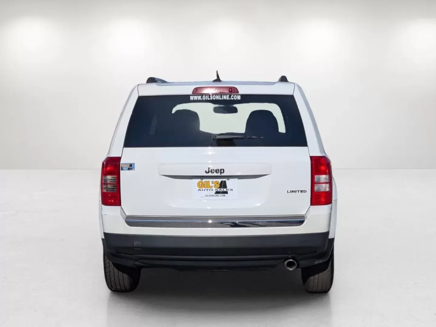 2014 /Dark Slate Gray Jeep Patriot Limited (1C4NJPCB8ED) with an Other engine, located at 7000 Northlake Connector, Columbus, GA, 31904, (706) 987-8085, 32.524975, -84.978134 - Discover the ultimate blend of style and practicality with the 2014 Jeep Patriot Limited, an SUV designed for those who refuse to compromise on adventure or comfort. Whether you're exploring the scenic routes of the Chattahoochee River or commuting through the bustling streets of Phenix City, AL, th - Photo#5