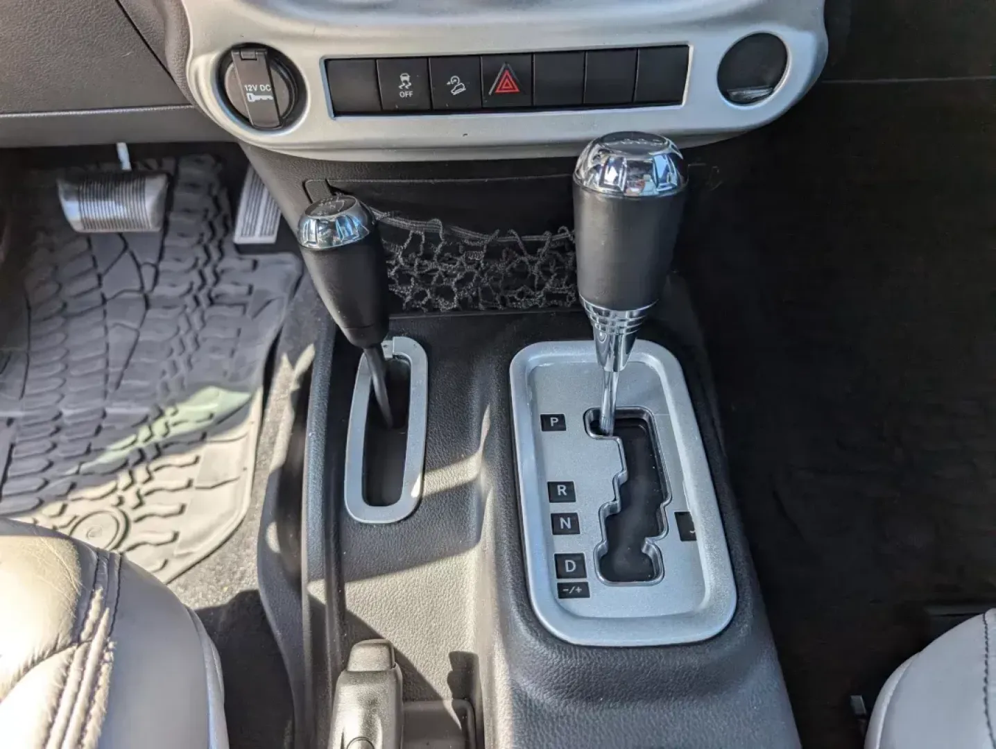 2014 /Black Jeep Wrangler Sport (1C4AJWAG7EL) with an Regular Unleaded V-6 3.6 L/220 engine, 5-Speed Automatic w/OD transmission, located at 1430 Gateway Drive, Opelika, AL, 36801, (334) 239-0944, 32.637871, -85.409790 - 2014 Jeep Wrangler Sport - Photo#13