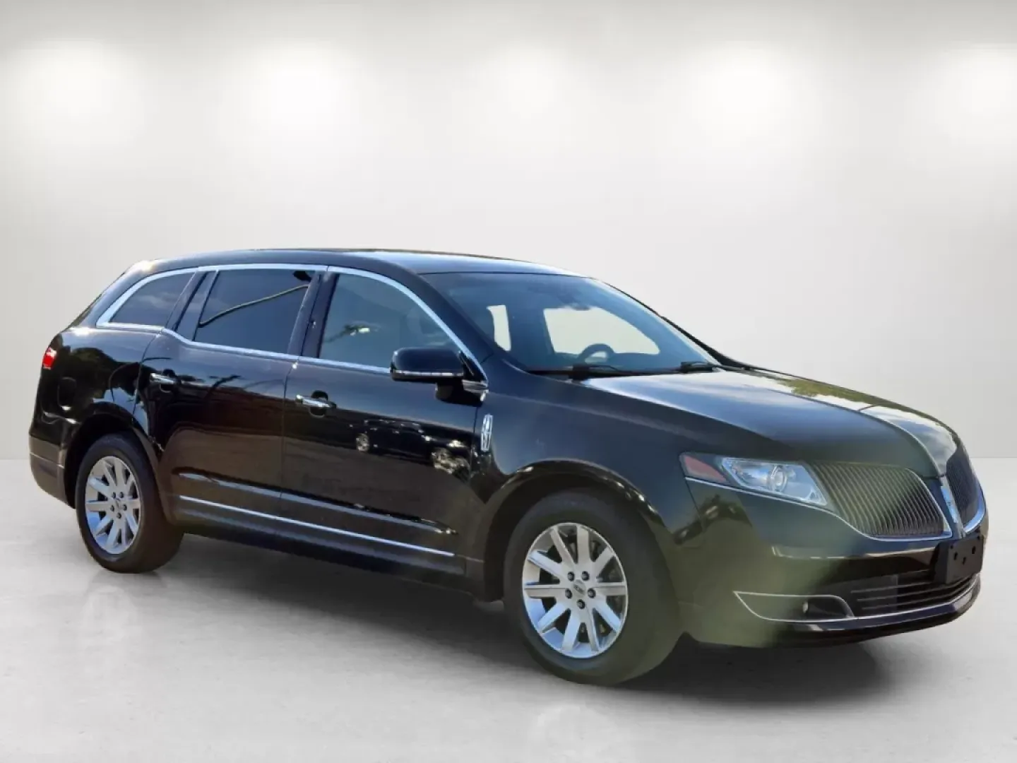 2014 Lincoln MKT (2LMHJ5NK0EB) with an Other engine, located at 7000 Northlake Connector, Columbus, GA, 31904, (706) 987-8085, 32.524975, -84.978134 - ### Experience Luxury and Versatility with the 2014 Lincoln MKT at Gils Auto in Phenix City<br /> <br /> Are you searching for a vehicle that seamlessly combines elegance, comfort, and practicality? Look no further than the 2014 Lincoln MKT, now available at Gils Auto in Phenix City, AL! This sporty - Photo#3