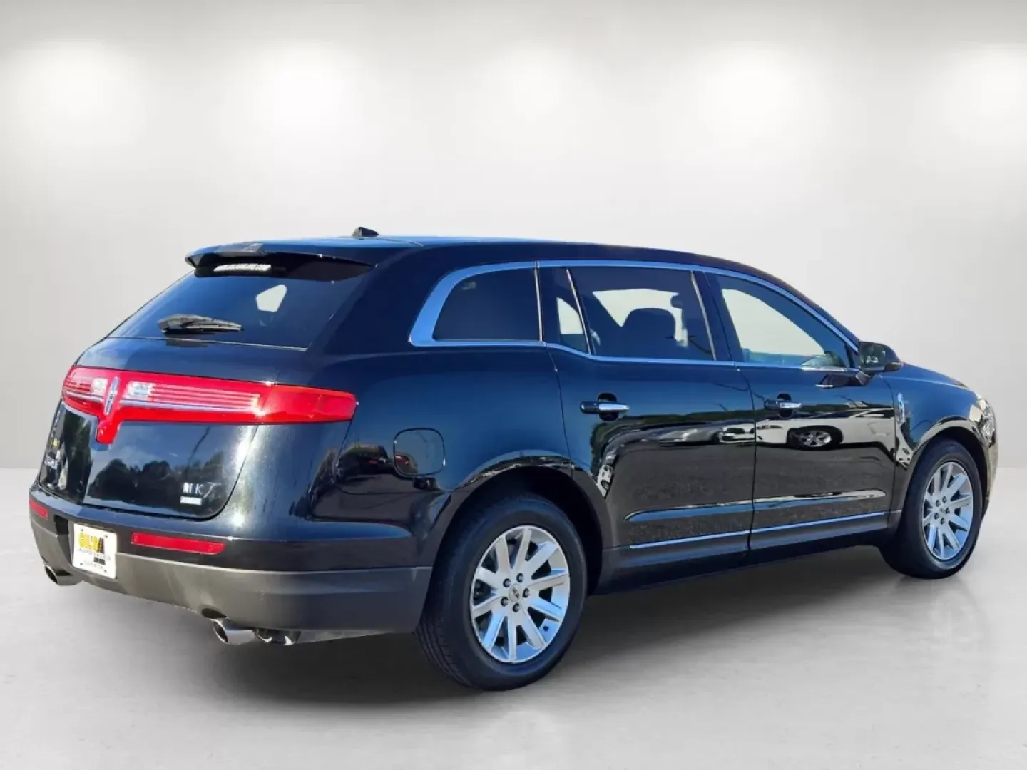 2014 Lincoln MKT (2LMHJ5NK0EB) with an Other engine, located at 7000 Northlake Connector, Columbus, GA, 31904, (706) 987-8085, 32.524975, -84.978134 - ### Experience Luxury and Versatility with the 2014 Lincoln MKT at Gils Auto in Phenix City<br /> <br /> Are you searching for a vehicle that seamlessly combines elegance, comfort, and practicality? Look no further than the 2014 Lincoln MKT, now available at Gils Auto in Phenix City, AL! This sporty - Photo#5