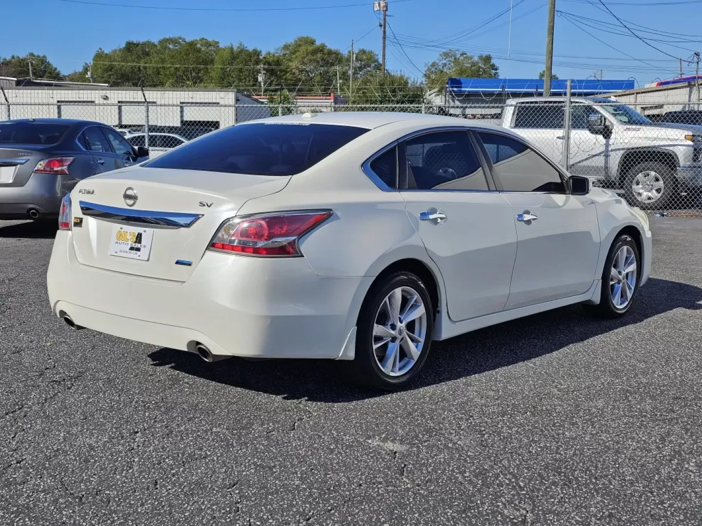 2014 /Beige Nissan Altima 2.5 SV (1N4AL3AP7EC) with an Other engine, located at 3959 U.S. 80 W, Phenix City, AL, 36870, (334) 297-4885, 32.469296, -85.135185 - **Experience the Freedom of the Open Road with the 2014 Nissan Altima 2.5 SV** <br /> <br /> Are you ready to elevate your daily commute or embark on weekend adventures? The 2014 Nissan Altima 2.5 SV is your perfect companion for both city and highway driving, making it ideal for budget-conscious - Photo#4
