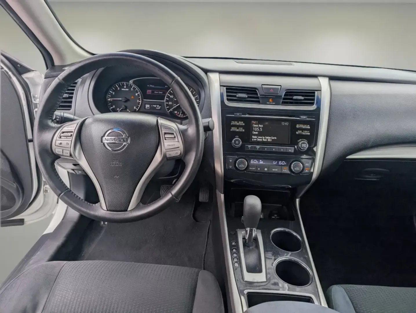 2014 /Charcoal Nissan Altima 2.5 SV (1N4AL3AP4EC) with an Other engine, located at 3959 U.S. 80 W, Phenix City, AL, 36870, (334) 297-4885, 32.469296, -85.135185 - **Unlock Your Next Adventure with the 2014 Nissan Altima 2.5 SV at Gils Auto!**<br /> <br /> Are you looking for a reliable and stylish sedan that caters to your daily commute, weekend getaways, or family outings? The 2014 Nissan Altima 2.5 SV, available at Gils Auto in Phenix City, AL, perfectly bl - Photo#11