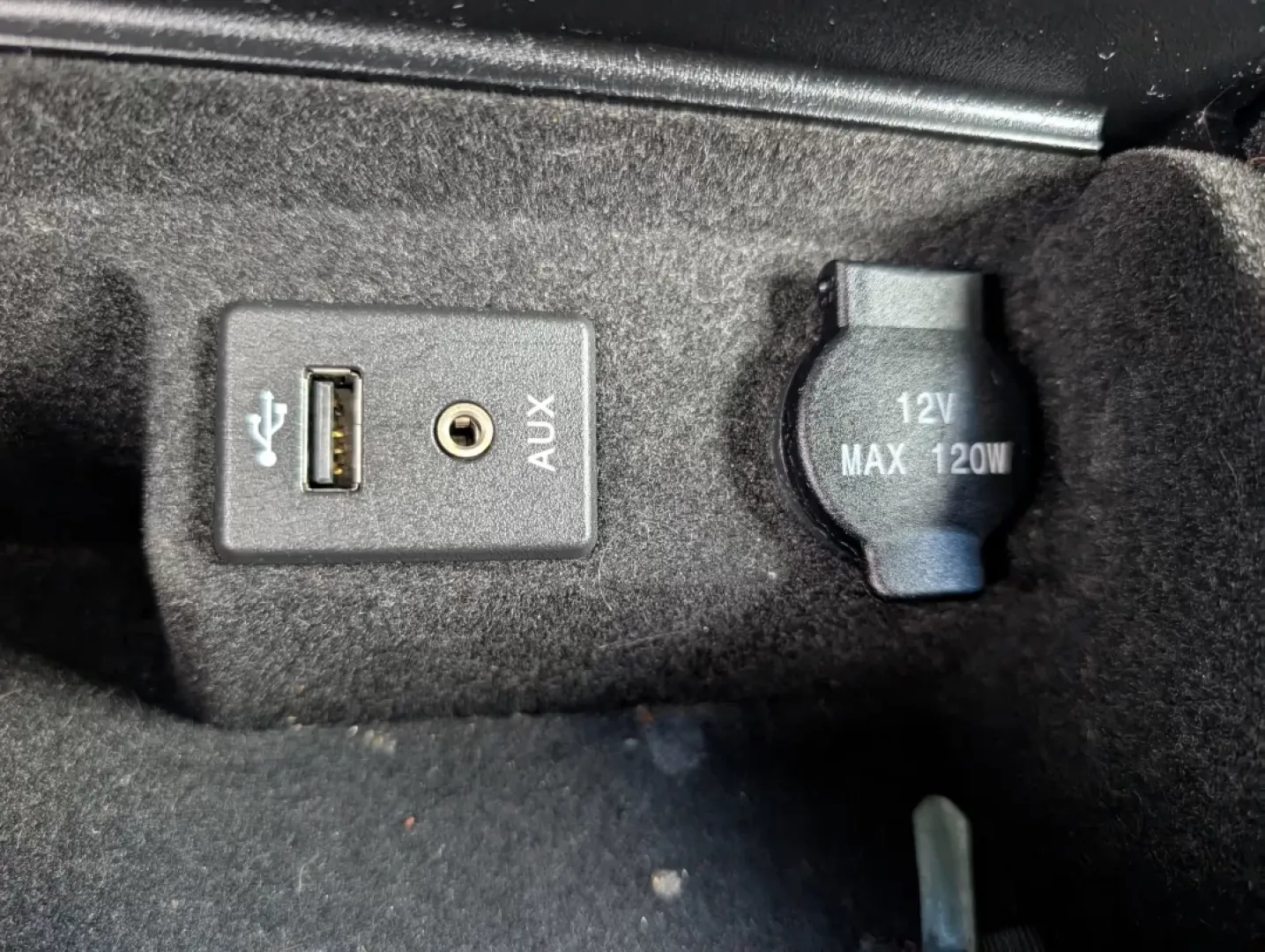 2014 /Charcoal Nissan Altima 2.5 SV (1N4AL3AP4EC) with an Other engine, located at 3959 U.S. 80 W, Phenix City, AL, 36870, (334) 297-4885, 32.469296, -85.135185 - **Unlock Your Next Adventure with the 2014 Nissan Altima 2.5 SV at Gils Auto!**<br /> <br /> Are you looking for a reliable and stylish sedan that caters to your daily commute, weekend getaways, or family outings? The 2014 Nissan Altima 2.5 SV, available at Gils Auto in Phenix City, AL, perfectly bl - Photo#14