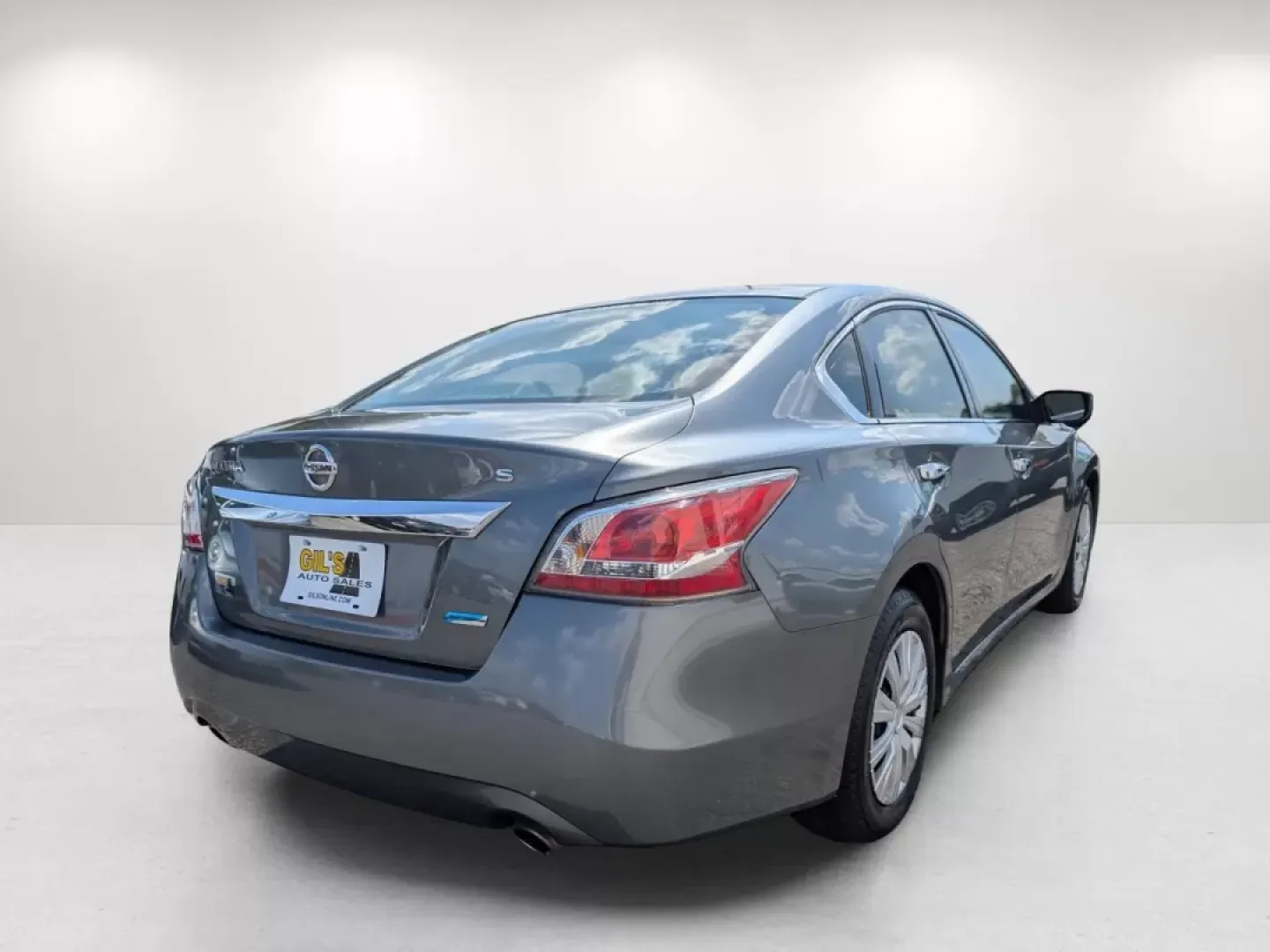 2014 /Charcoal Nissan Altima 2.5 S (1N4AL3AP9EN) with an Other engine, located at 804 22nd Ave, Phenix City, AL, 36870, (334) 297-1860, 32.484749, -85.024475 - **Embrace the Journey with the 2014 Nissan Altima 2.5 S Perfect for Everyday Adventures!**<br /> <br /> Looking for a reliable vehicle that fits seamlessly into your busy lifestyle? The 2014 Nissan Altima 2.5 S is your ideal companion for daily commutes, weekend road trips, and everything in betwee - Photo#4
