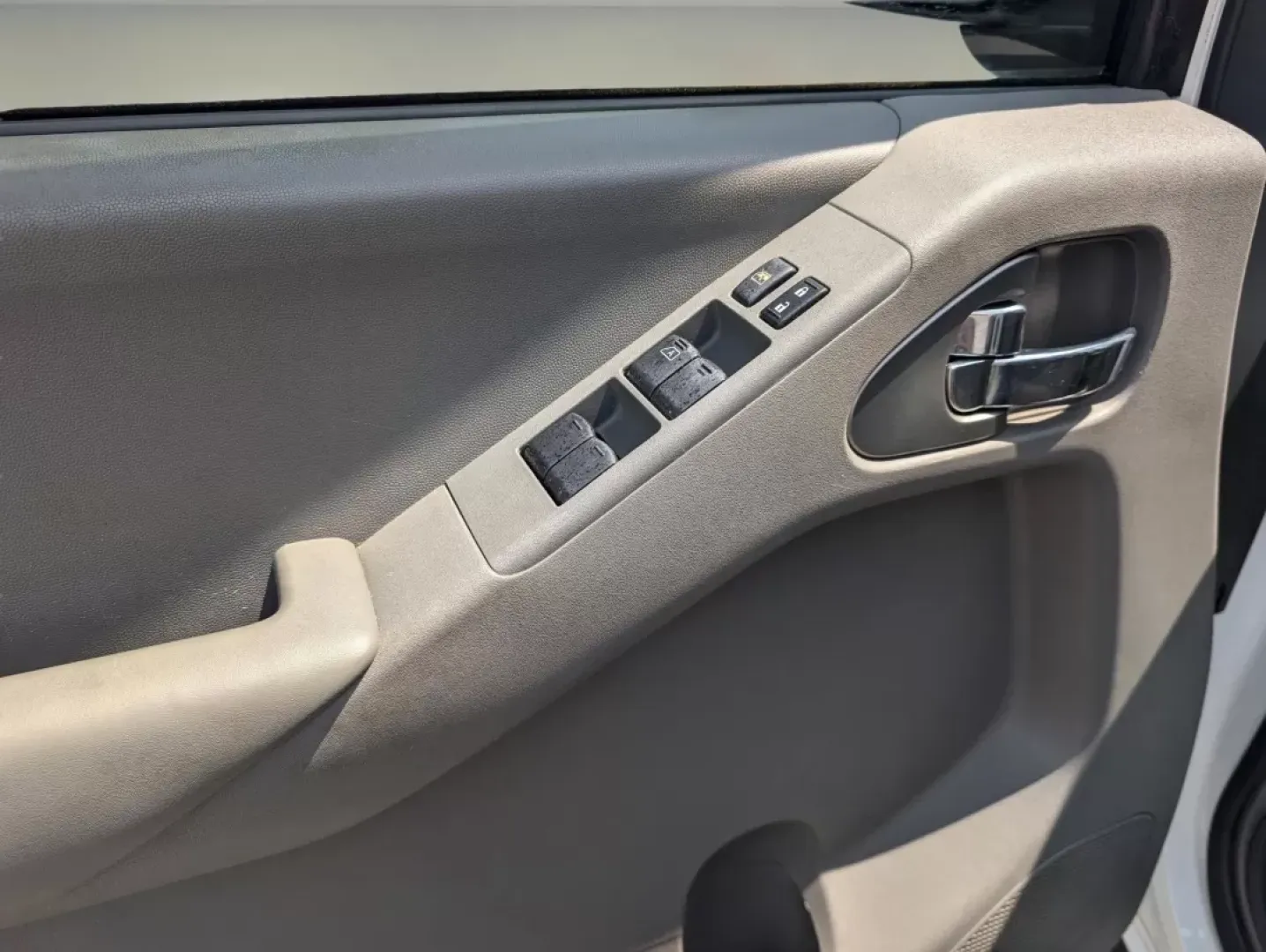 2014 /Steel Nissan Frontier SV (1N6AD0ER9EN) with an Other engine, located at 804 22nd Ave, Phenix City, AL, 36870, (334) 297-1860, 32.484749, -85.024475 - **Experience Adventure and Reliability with This 2014 Nissan Frontier SV at Gils Auto in Phenix City, AL!**<br /> <br /> Looking for a dependable vehicle that fits your active lifestyle? Look no further than this **2014 Nissan Frontier SV**, perfect for those who need a reliable pickup for weekend a - Photo#7