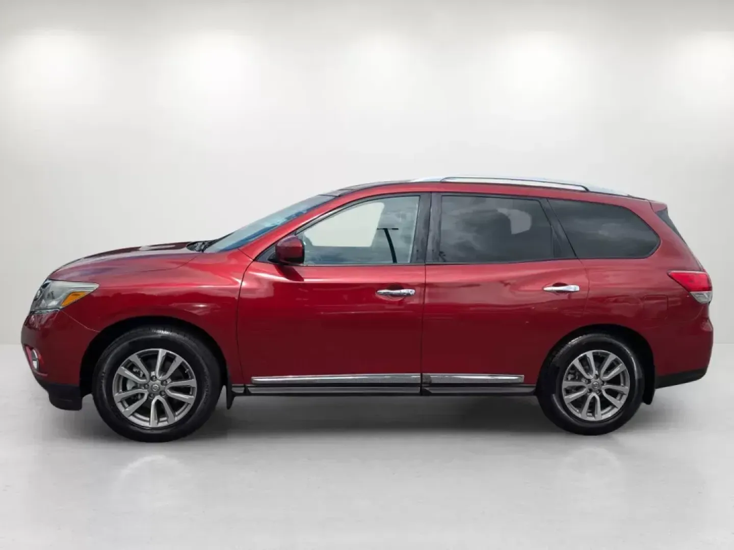2014 /Charcoal Nissan Pathfinder SL (5N1AR2MN4EC) with an Regular Unleaded V-6 3.5 L/213 engine, 1-Speed CVT w/OD transmission, located at 521 Old Farm Lane Rd, Prattville, AL, 36066, (334) 325-1505, 32.482460, -86.416367 - **Explore New Adventures with the 2014 Nissan Pathfinder SL at Gils Auto - Prattville**<br /> <br /> Are you ready to elevate your family outings and weekend adventures? Look no further than the 2014 Nissan Pathfinder SL, a versatile SUV designed for those who crave both comfort and capability. This - Photo#7