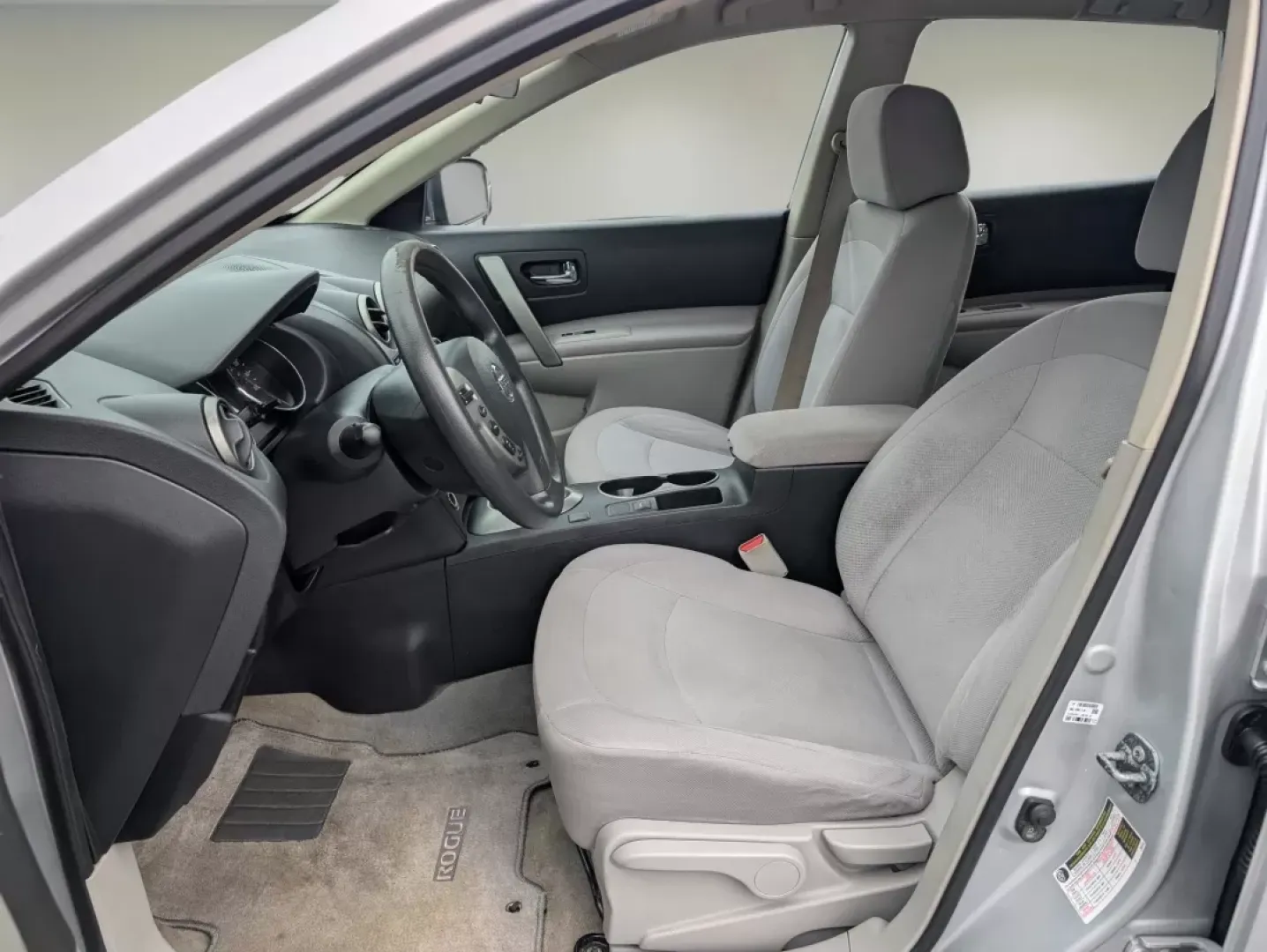 2014 /Gray Nissan Rogue S (JN8AS5MT9EW) with an Other engine, located at 7000 Northlake Connector, Columbus, GA, 31904, (706) 987-8085, 32.524975, -84.978134 - **Unleash Your Adventurous Spirit with the 2014 Nissan Rogue at Gils Auto Phenix City, AL!**<br /> <br /> If you're searching for the perfect vehicle that blends reliability with style, look no further than the 2014 Nissan Rogue, now available at Gils Auto in Phenix City, Alabama! Imagine this vers - Photo#9