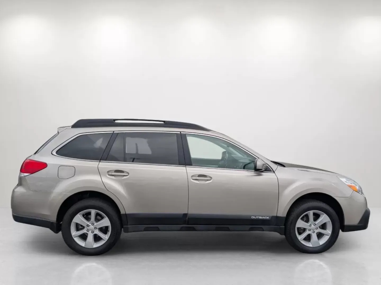 2014 /Ivory Subaru Outback 2.5i Premium (4S4BRCCC4E3) with an Other engine, located at 5115 14th Ave., Columbus, GA, 31904, (706) 323-0345, 32.511494, -84.971046 - **Embark on Your Next Adventure with the 2014 Subaru Outback 2.5i Premium at Gils Auto!**<br /> <br /> If you're searching for a reliable, versatile vehicle that's perfect for family outings, daily commuting, or weekend adventures, look no further than this stunning 2014 Subaru Outback 2.5i Premium. - Photo#3